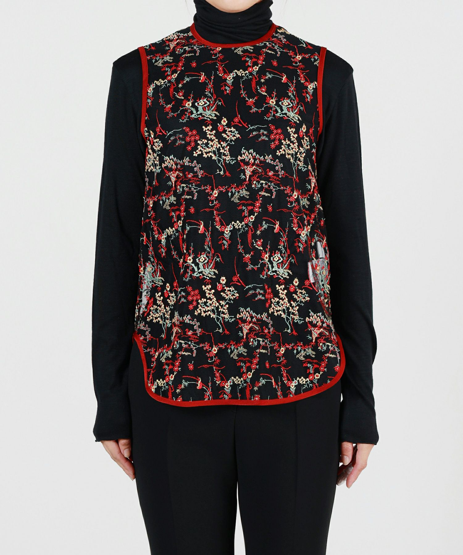 Mame Kurogouchi(マメ クロゴウチ)】 Floral Lace Sleeveless Top