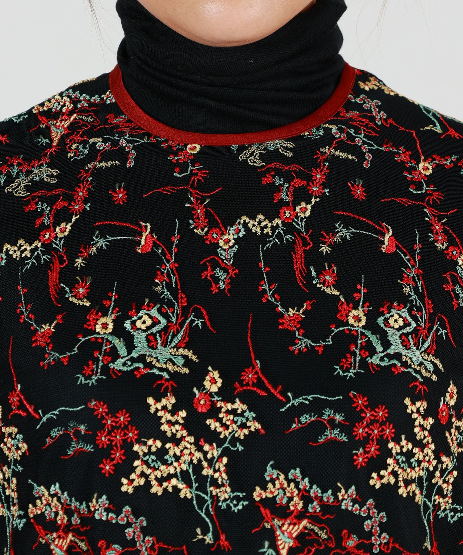 Mame Kurogouchi(マメ クロゴウチ)】 Floral Lace Sleeveless Top