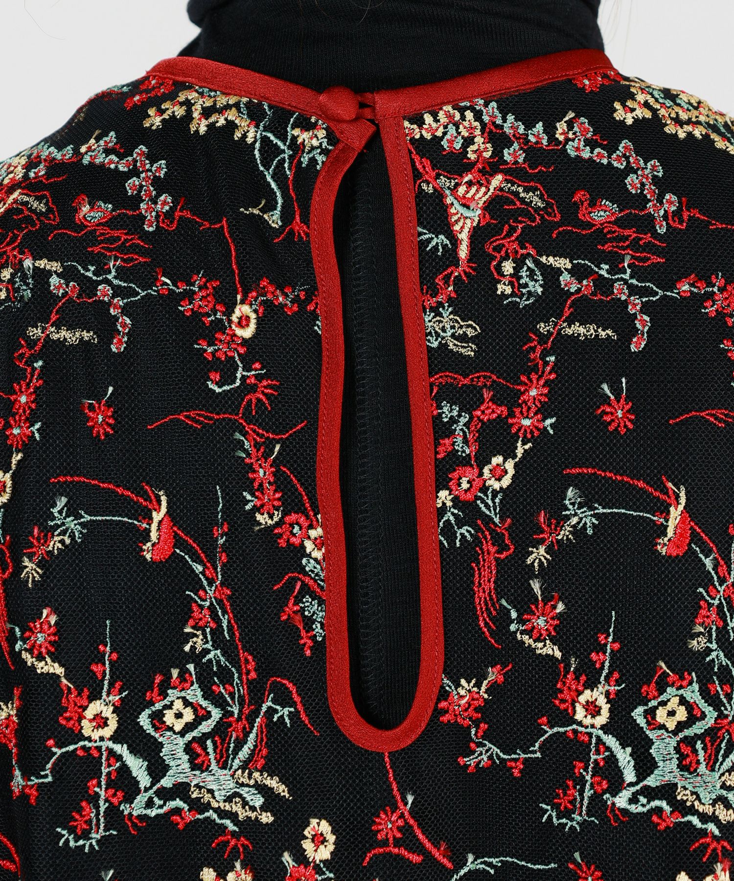 Mame Kurogouchi(マメ クロゴウチ)】 Floral Lace Sleeveless Top