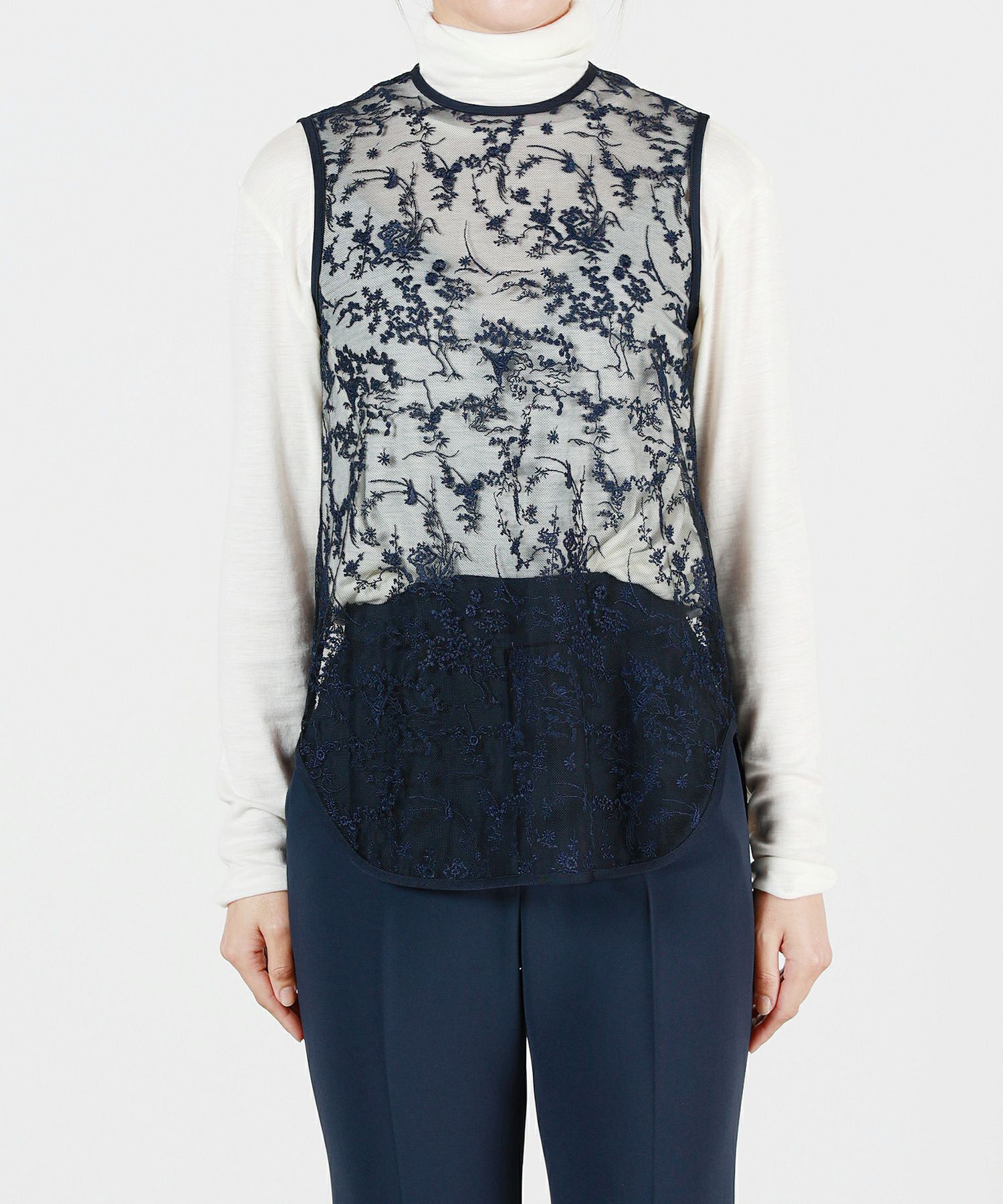 Mame Kurogouchi(マメ クロゴウチ)】 Floral Lace Sleeveless Top