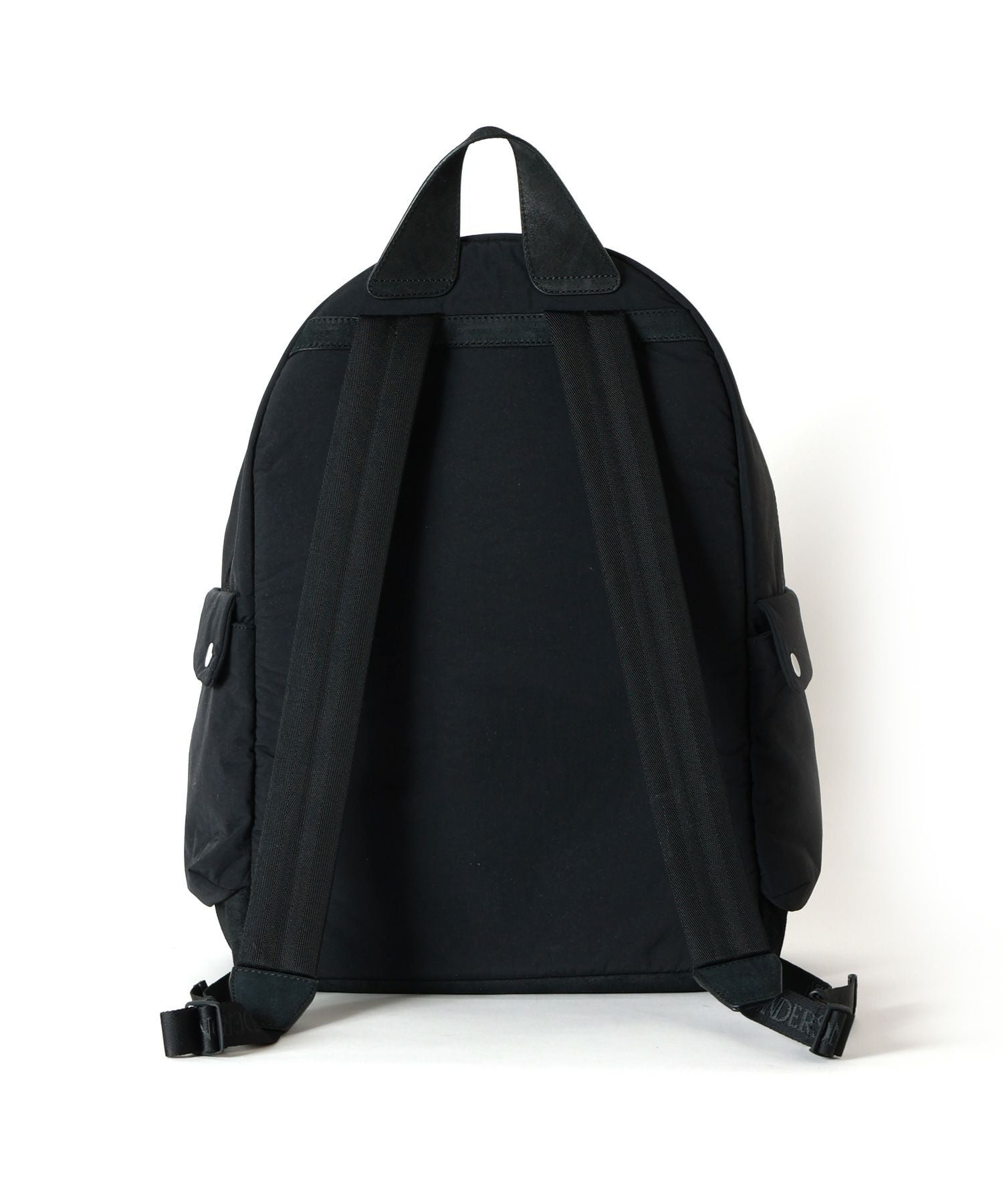 JW Anderson(ジェイダブリューアンダーソン)】 JWA プラー バック