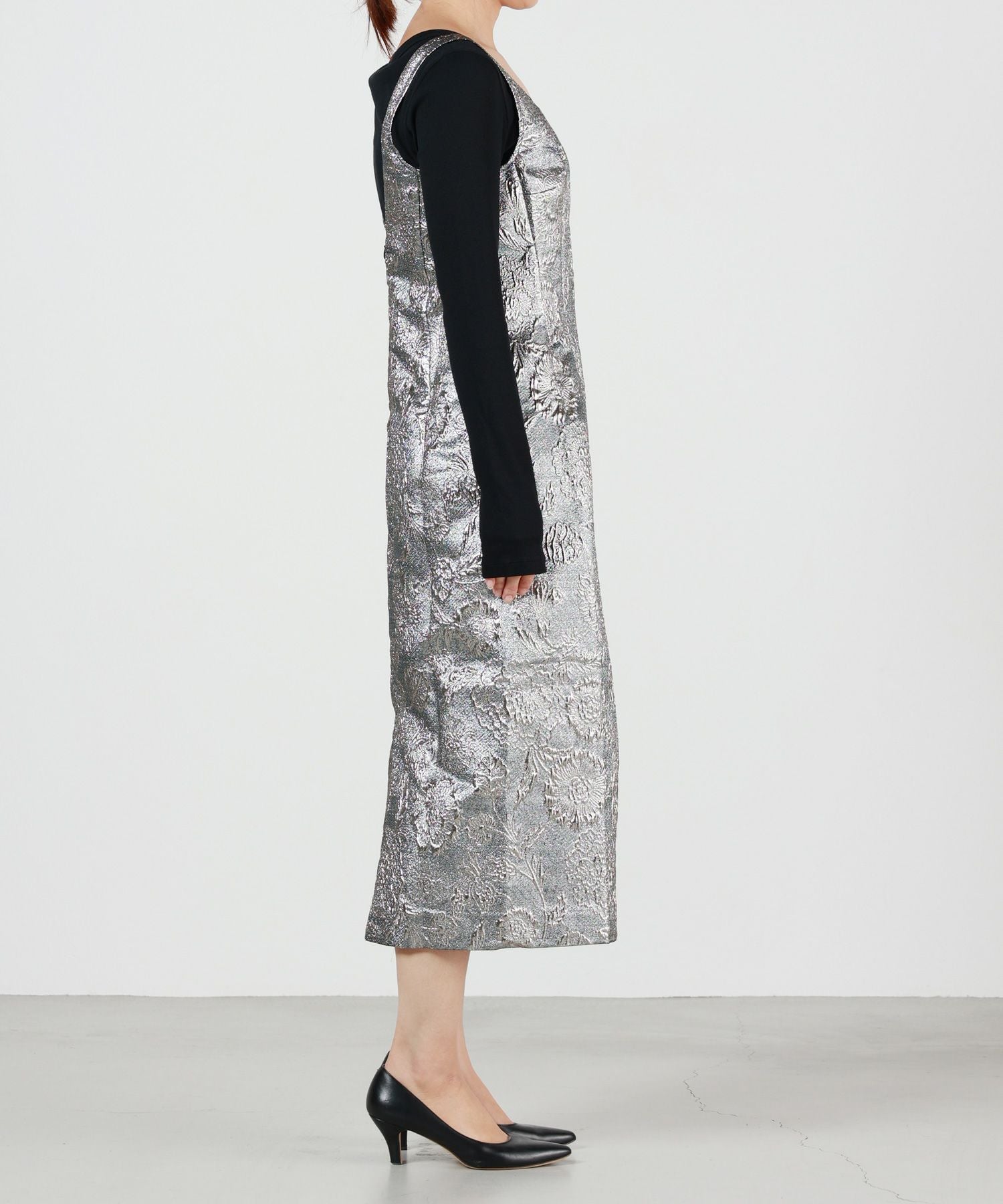 TOTEME(トーテム)】 V-neck brocade dress｜PARIGOT ONLINE（パリゴ