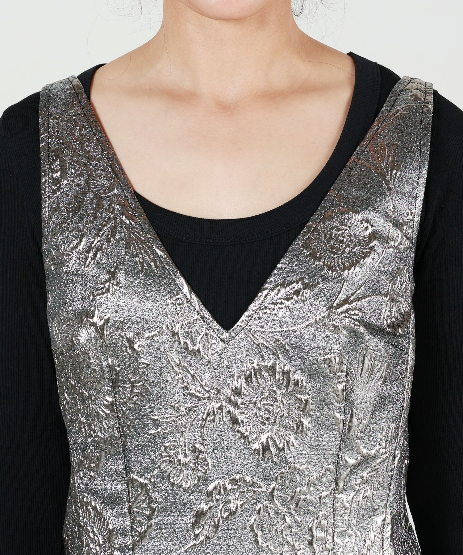 TOTEME(トーテム)】 V-neck brocade dress｜PARIGOT ONLINE（パリゴ