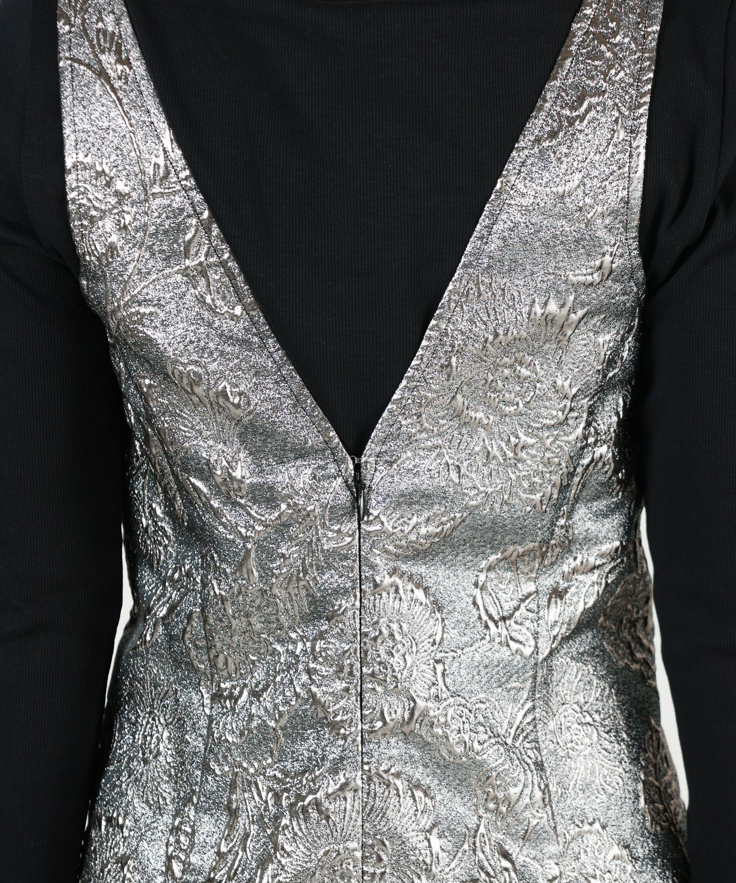 TOTEME(トーテム)】 V-neck brocade dress｜PARIGOT ONLINE（パリゴ