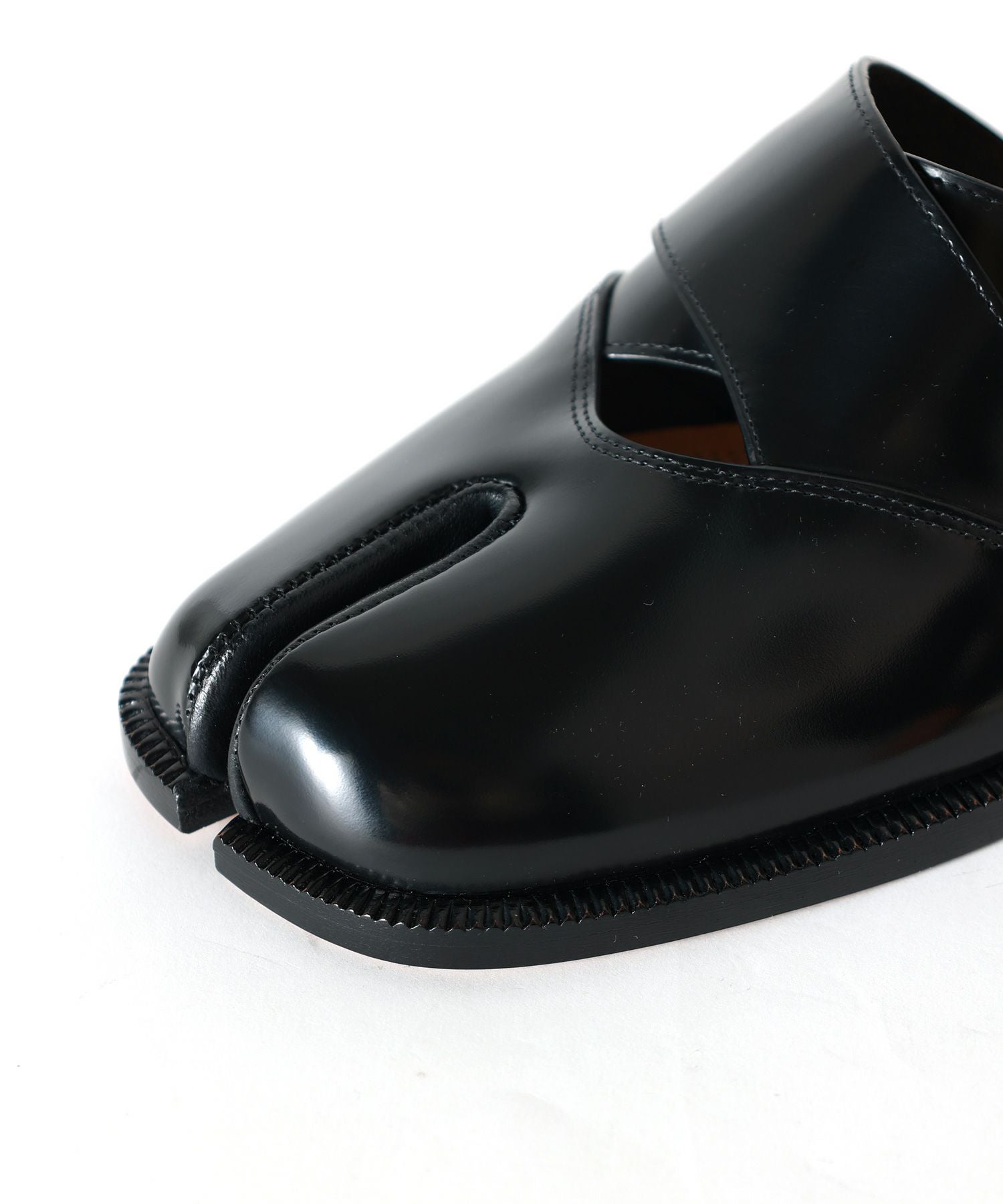 Maison Margiela(メゾンマルジェラ)】TABI ANKLE STRAP SANDALS