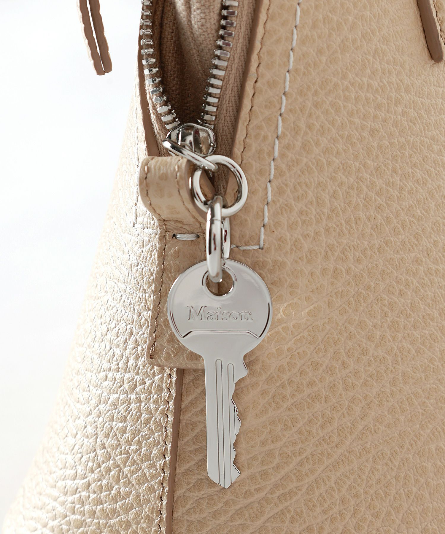 Maison Margiela(メゾンマルジェラ)】 5AC MINI ハンドルレザーバッグ