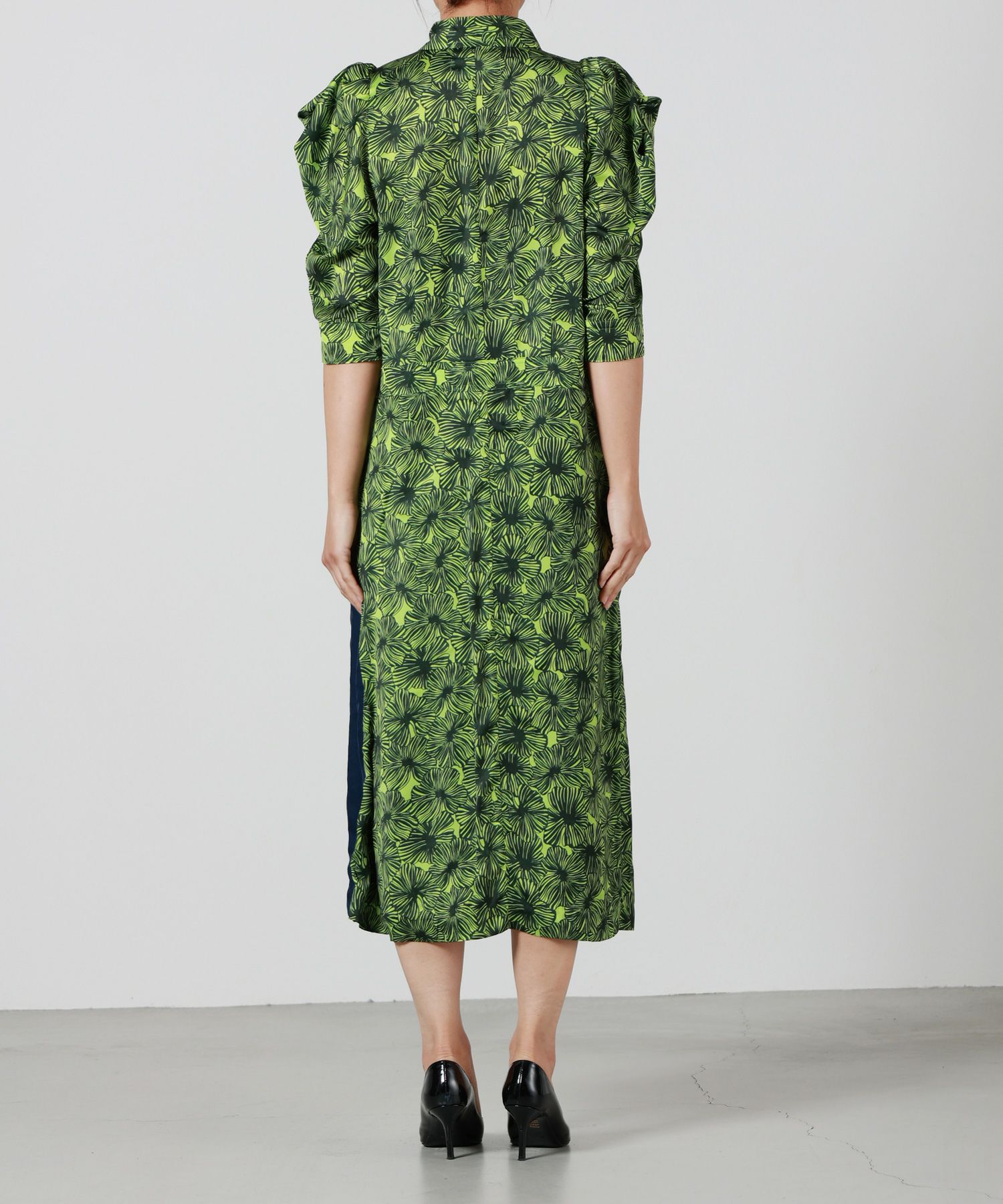 TOGA PULLA(トーガプルラ)】 SATIN PRINT DRESS｜PARIGOT ONLINE