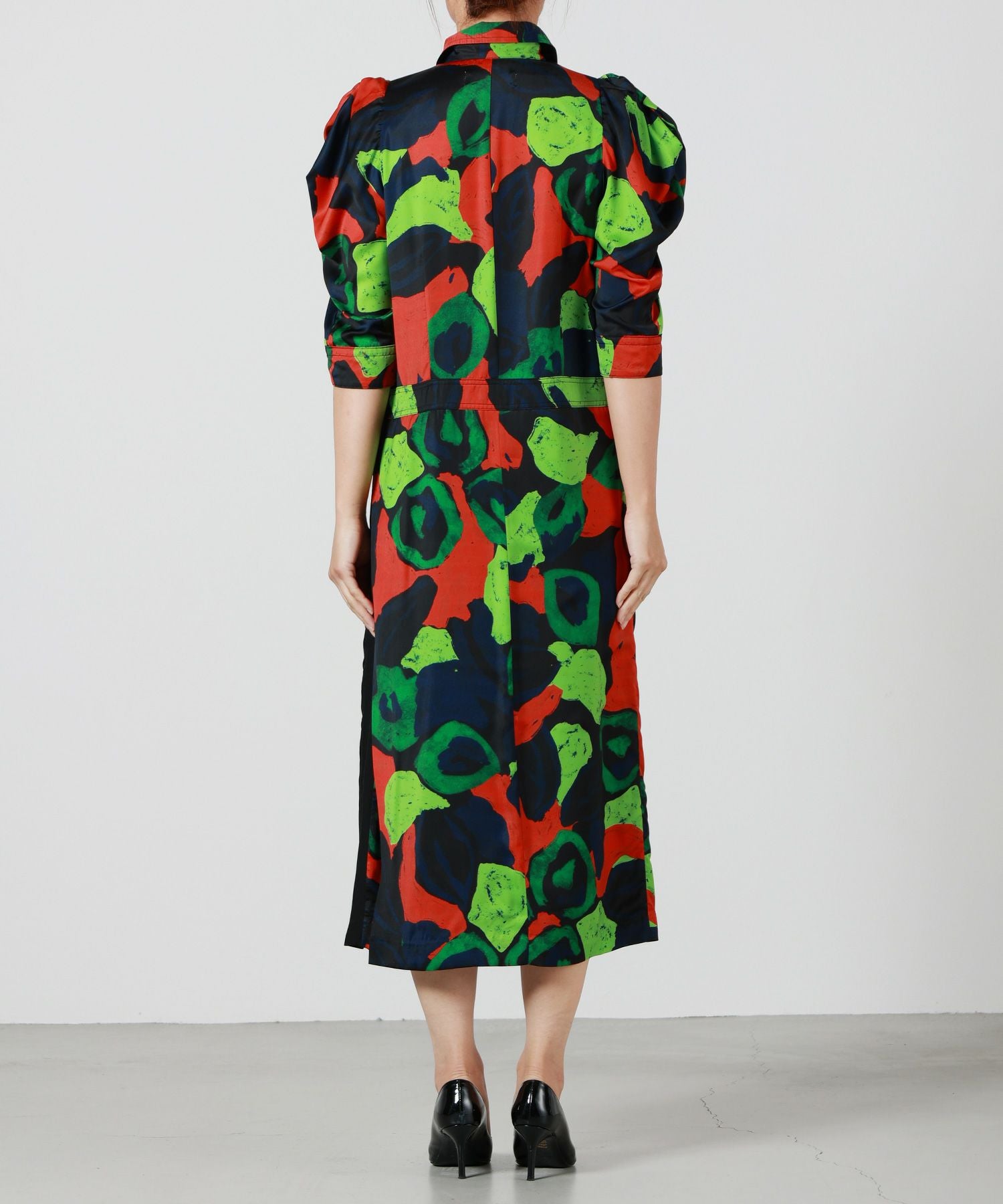 TOGA PULLA(トーガプルラ)】 SATIN PRINT DRESS｜PARIGOT ONLINE