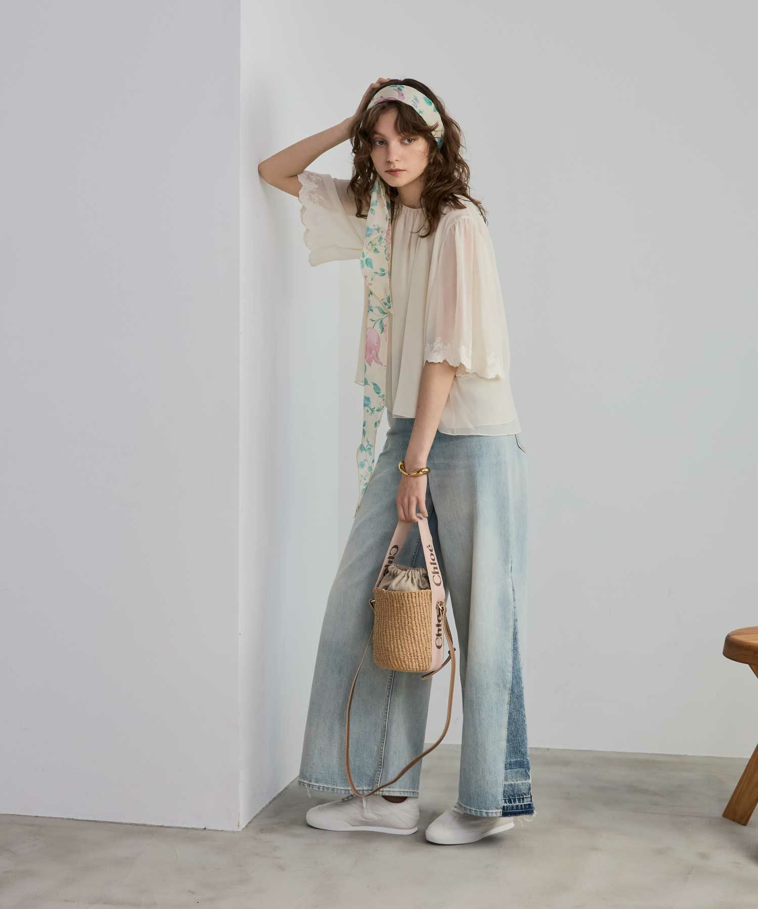chloe シルク タンクトップ ブラウス Chloe Ruffle V-Neck Sleeveless Silk Top | Neiman Marcus