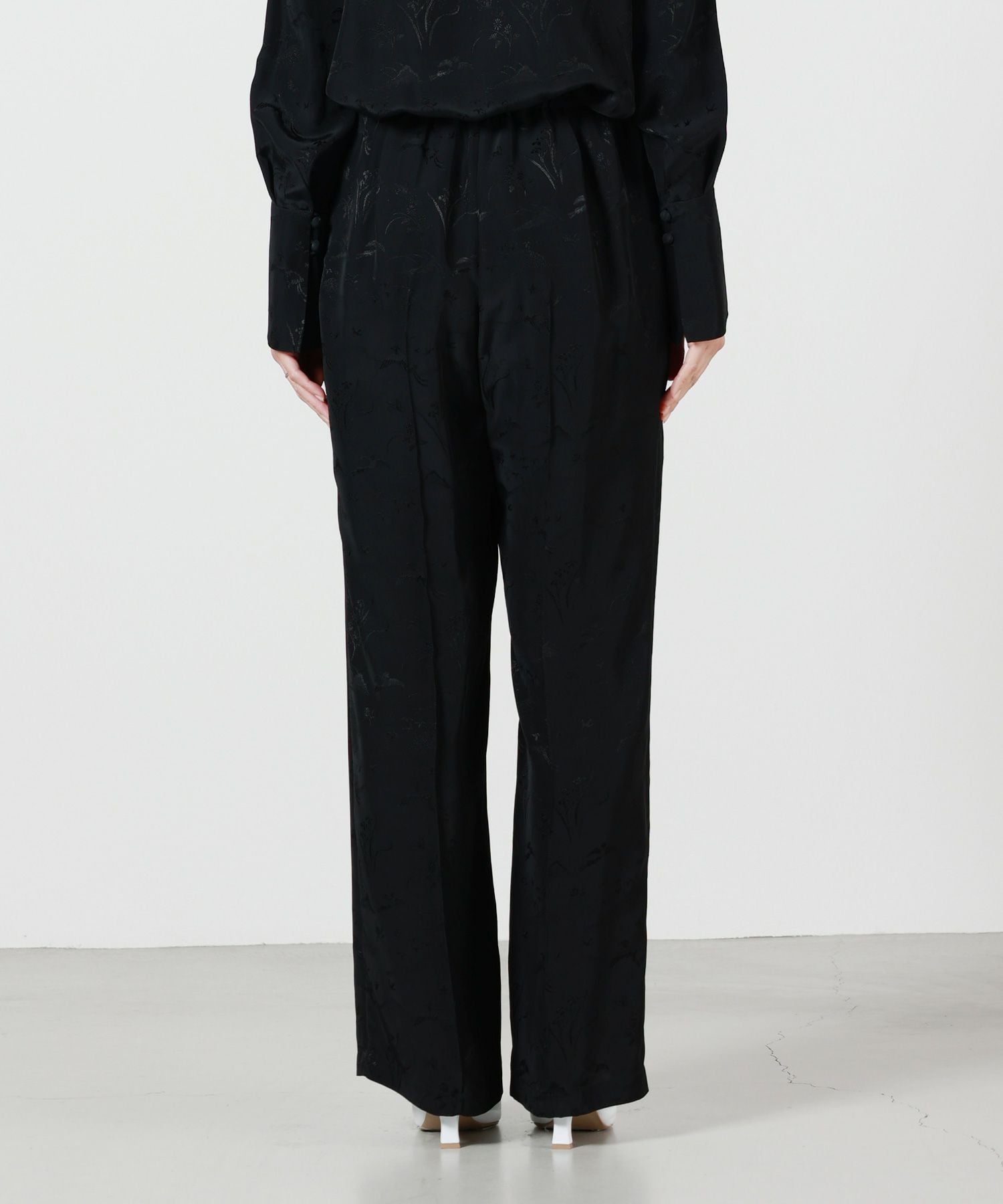 Mame Kurogouchi(マメ クロゴウチ)】 Viscose Rayon Floral Jacquard