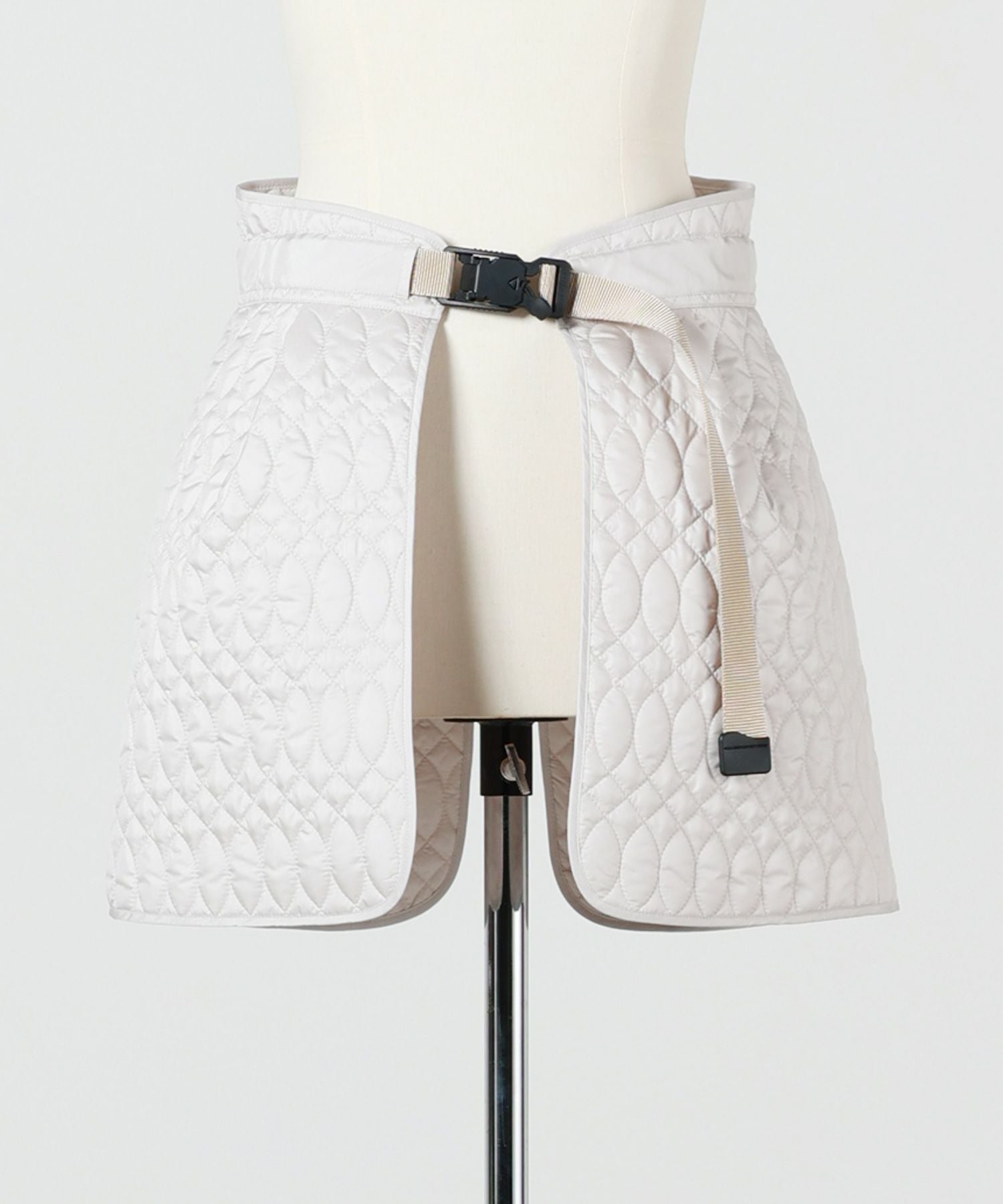 Mame Kurogouchi(マメ クロゴウチ)】 Cording Embroidery Quilted