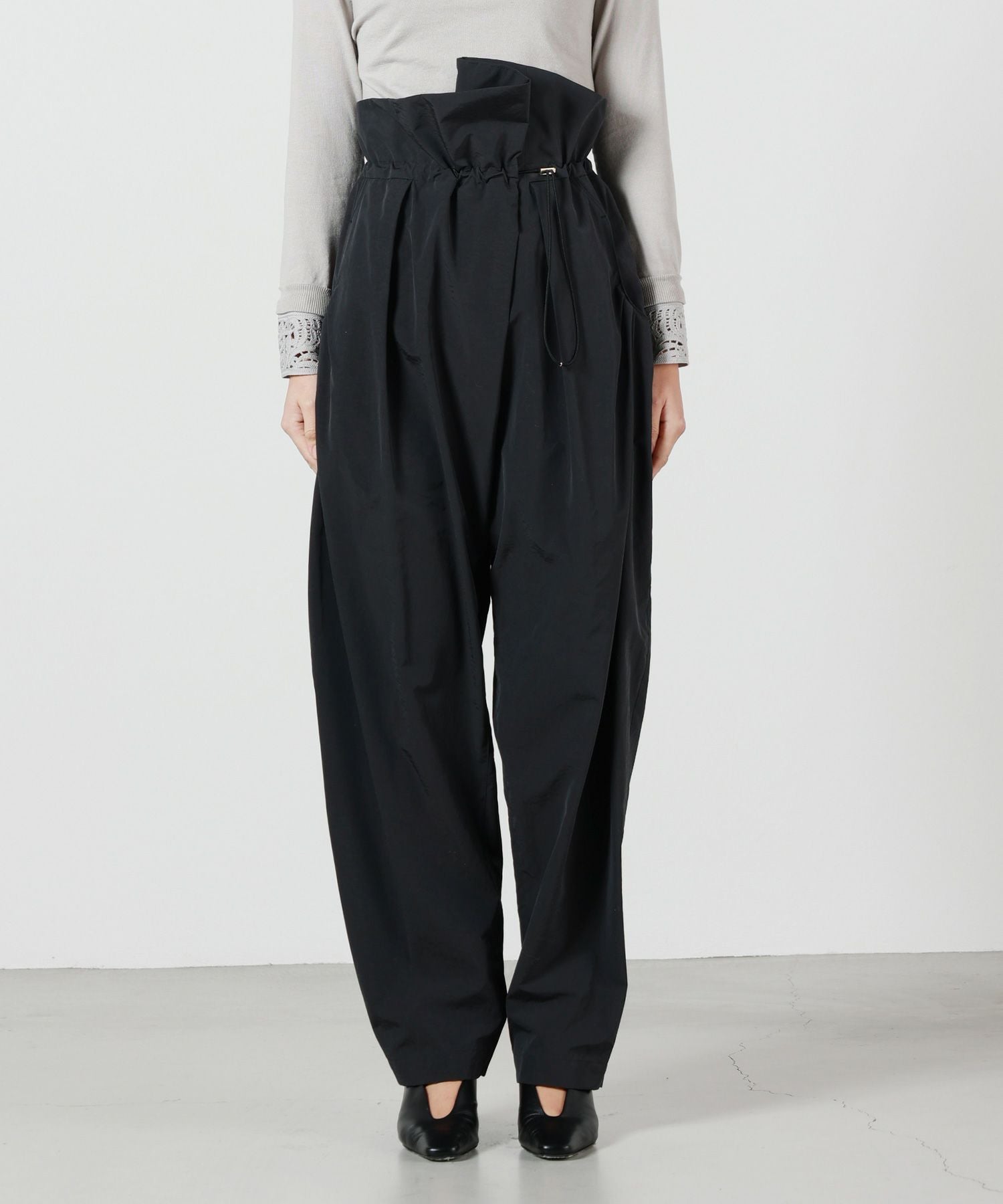マメクロゴウチ High Waisted Drawstring Trousers Mame Kurogouchi(マメ クロゴウチ)】 Split Yarn High Waisted