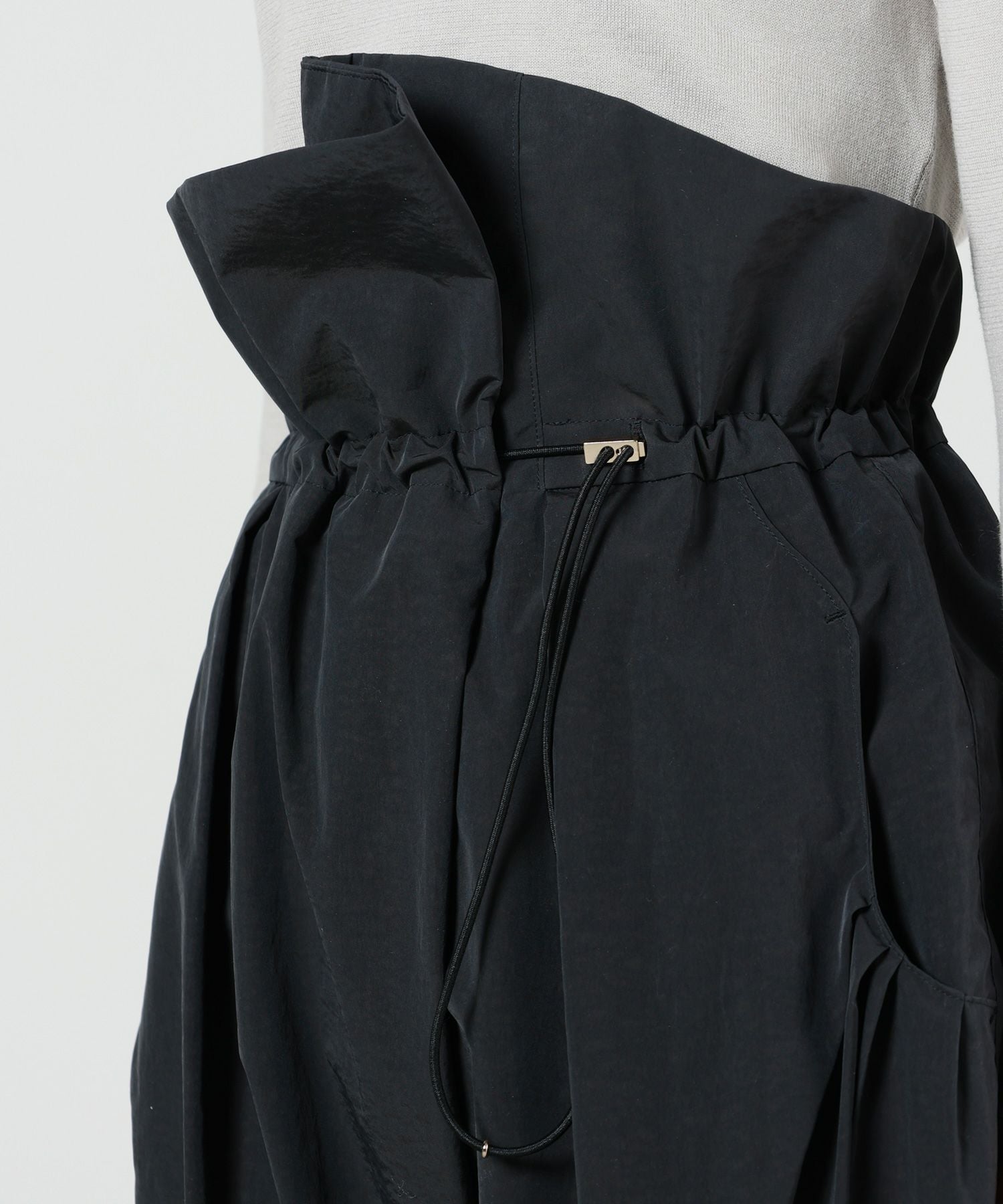 マメクロゴウチ High Waisted Drawstring Trousers Mame Kurogouchi(マメ クロゴウチ)】 Split Yarn High Waisted
