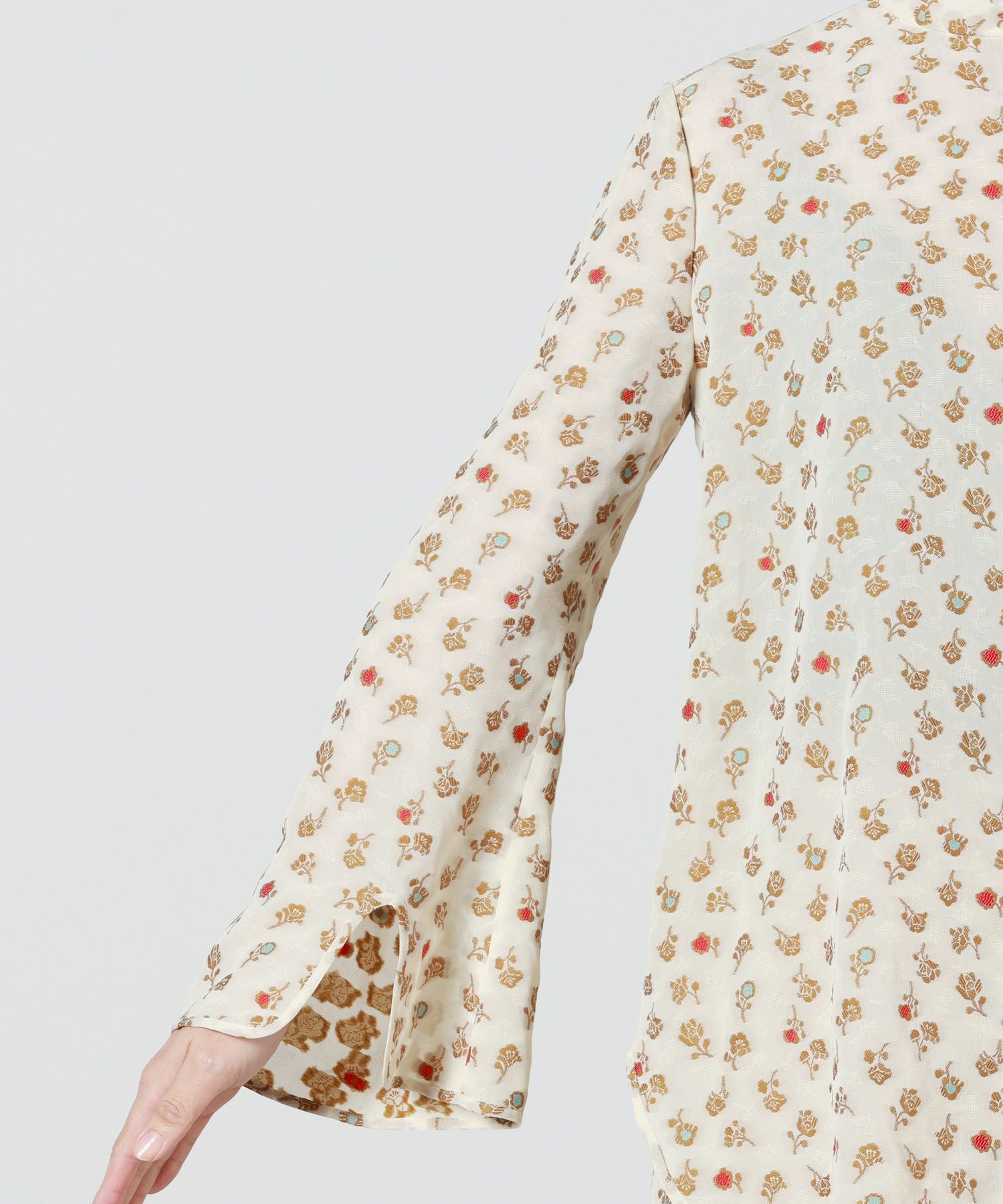 Mame Kurogouchi(マメ クロゴウチ)】 Floral Jacquard Hight Neck