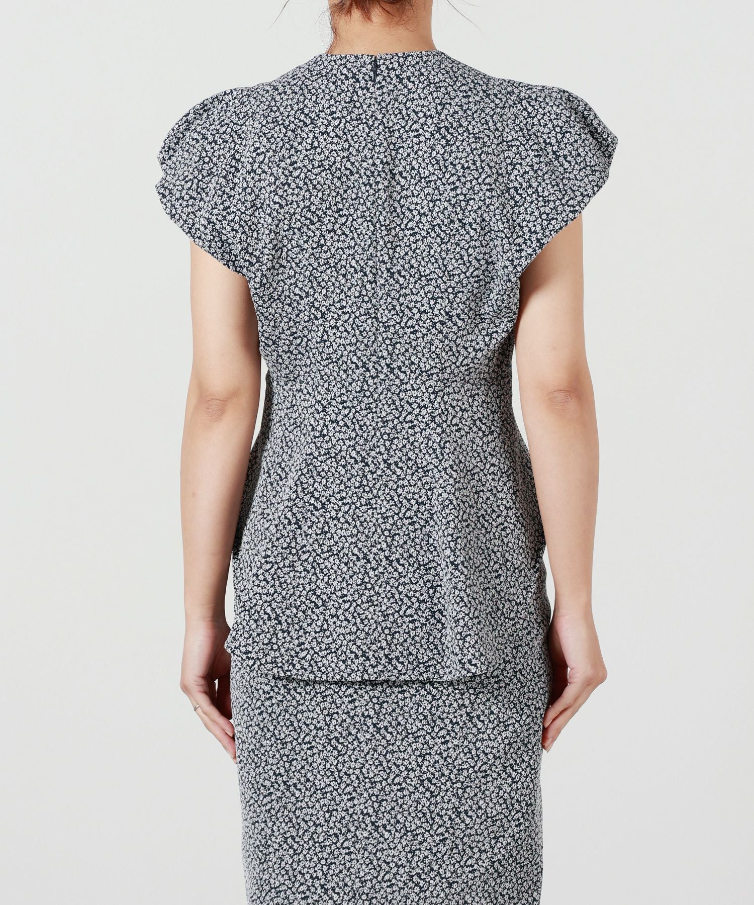 Mame Kurogouchi(マメ クロゴウチ)】 Micro Floral Jacquard Top