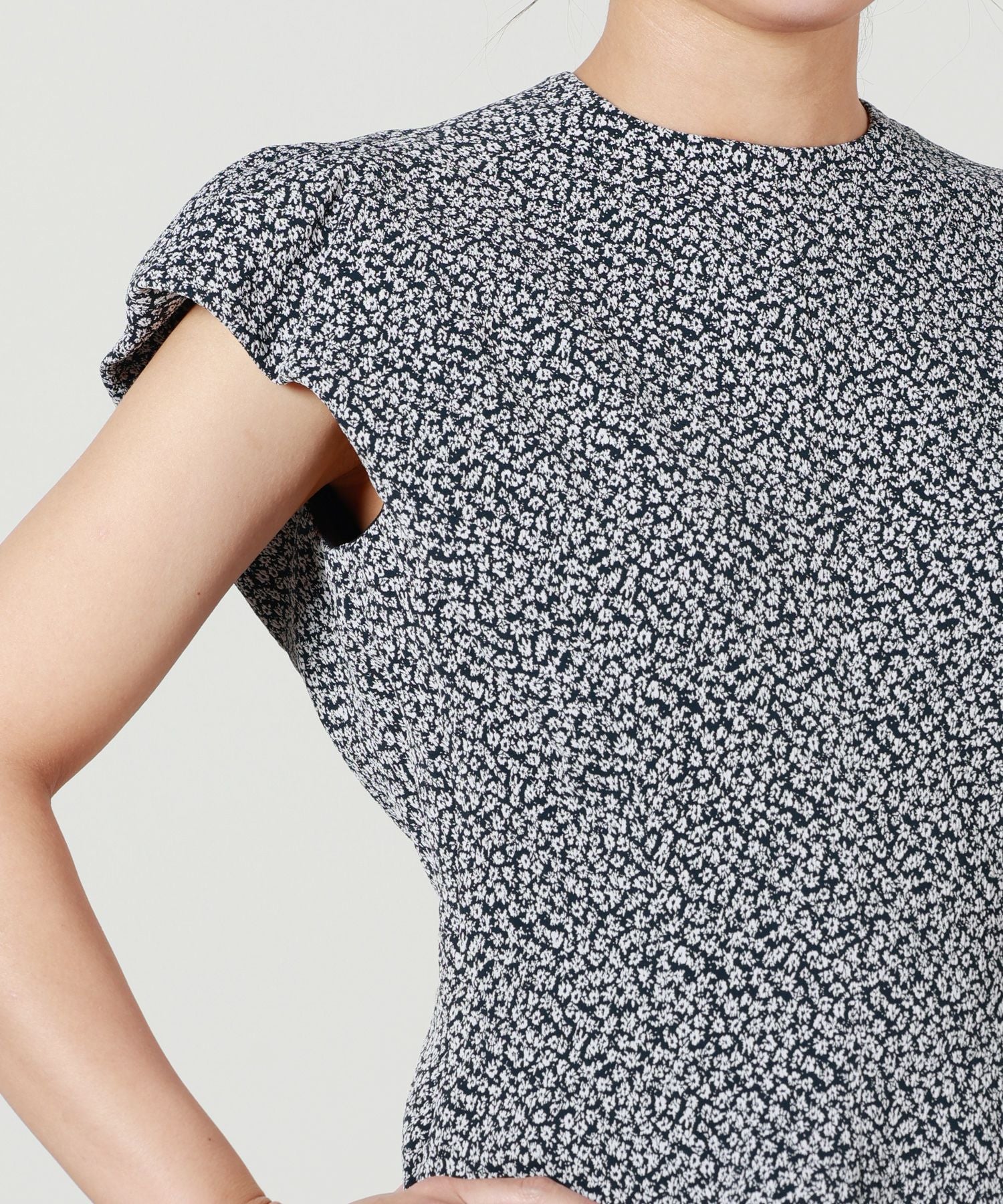 Mame Kurogouchi(マメ クロゴウチ)】 Micro Floral Jacquard Top