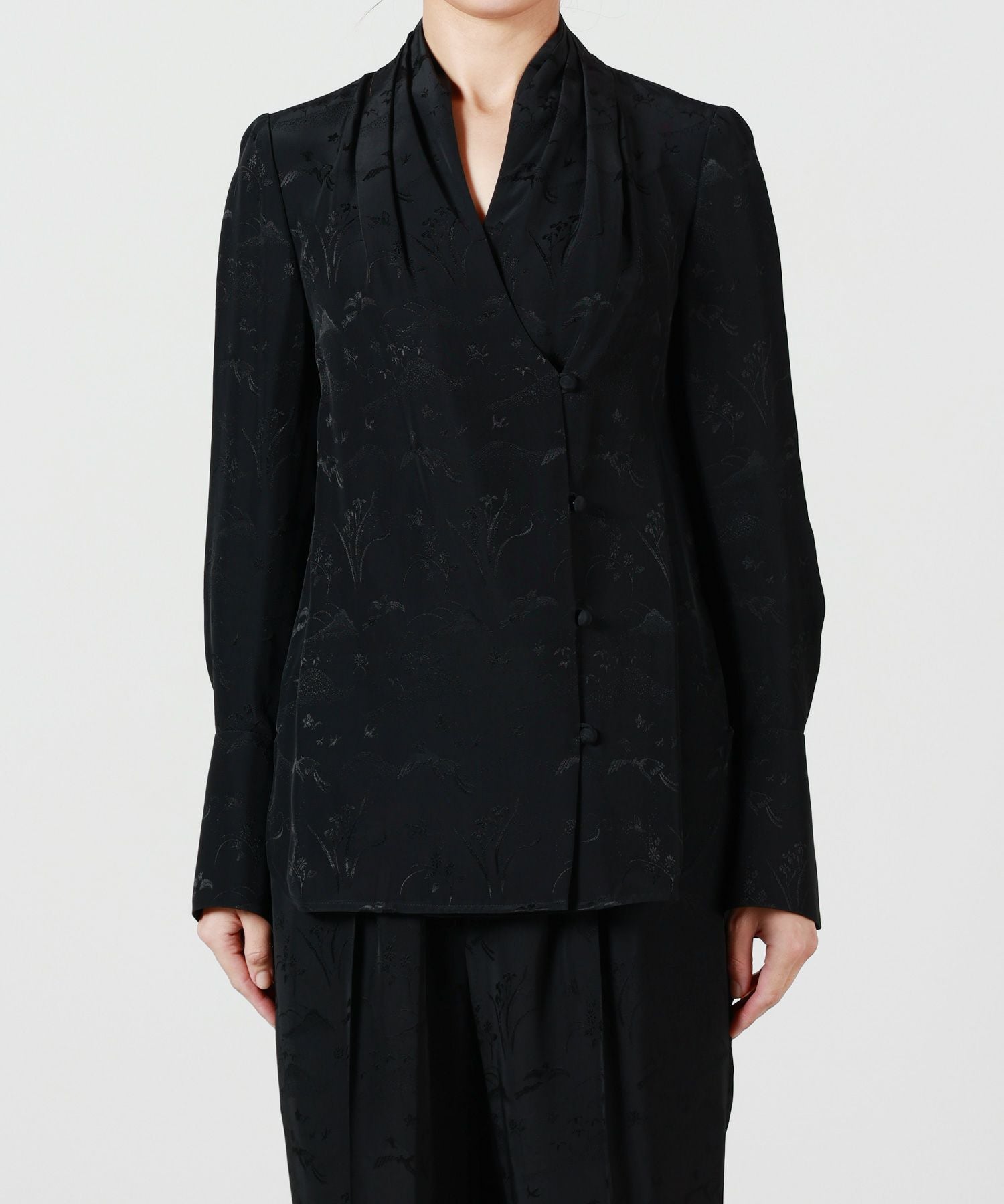 Mame Kurogouchi(マメ クロゴウチ)】 Viscose Rayon Floral Jacquard