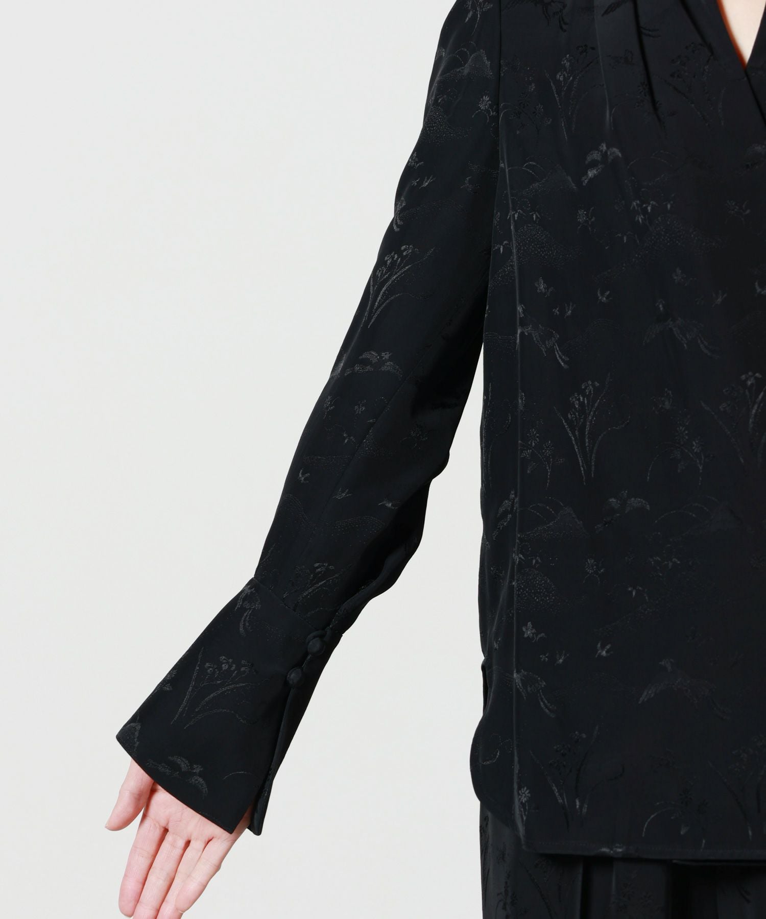 Mame Kurogouchi(マメ クロゴウチ)】 Viscose Rayon Floral Jacquard