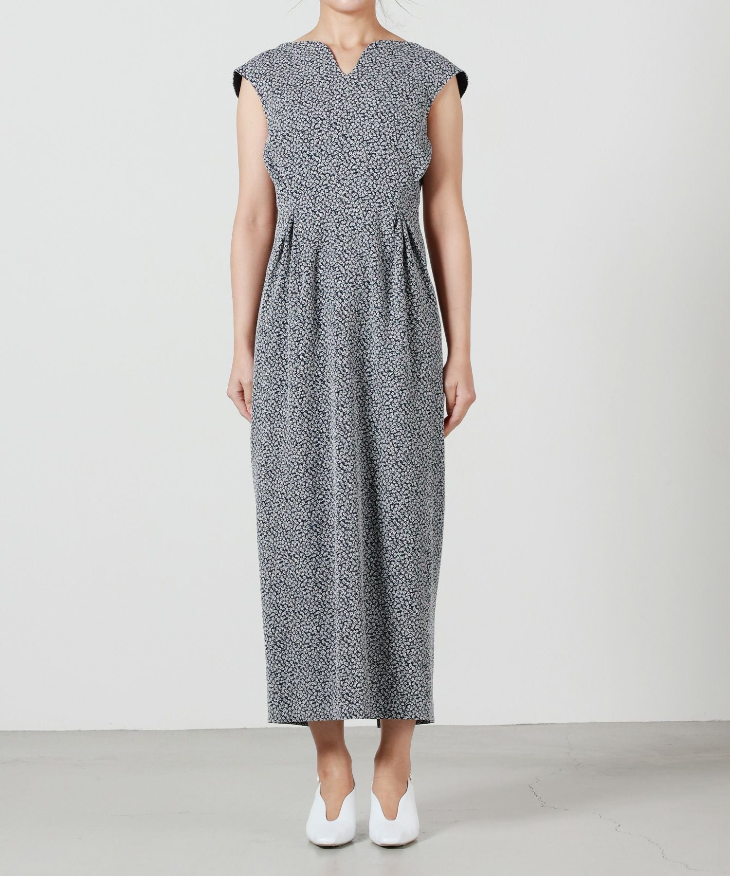Mame Kurogouchi(マメ クロゴウチ)】 Micro Floral Jacquard Dress