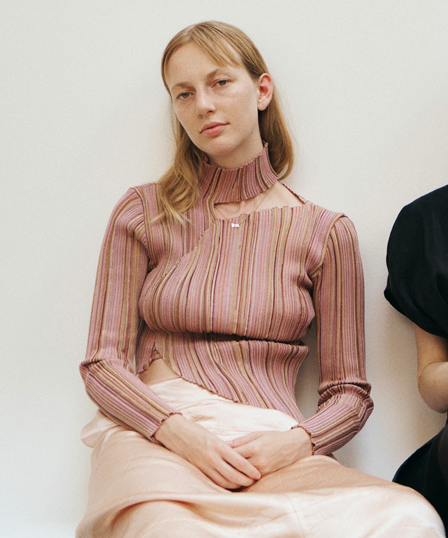 PHOTOCOPIEU(フォトコピュー)】 ASYMMETRIC OVAL JUMPER｜PARIGOT