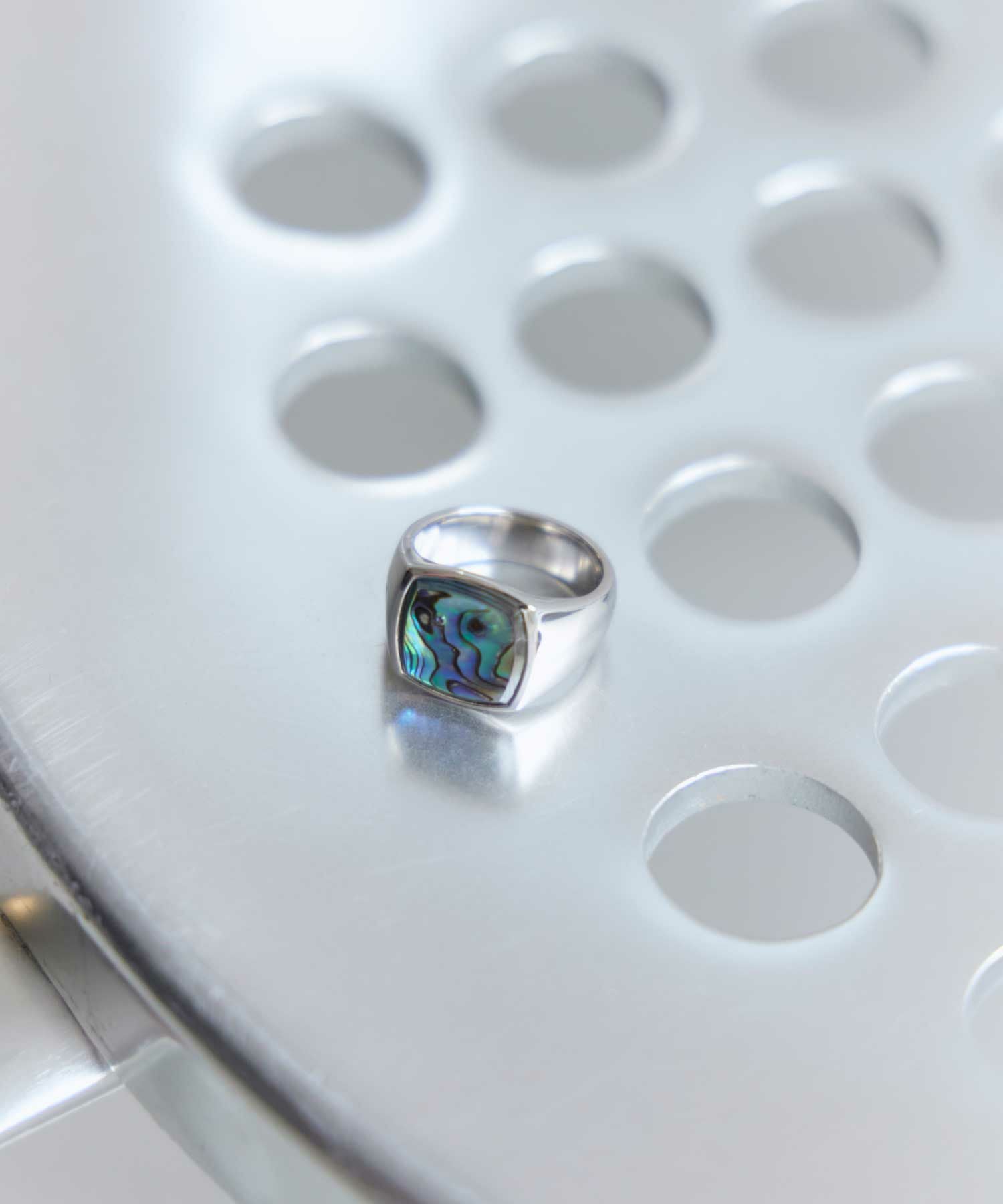 TOM WOOD(トムウッド)】 PARIGOT別注 Cushion Abalone リング(48～56
