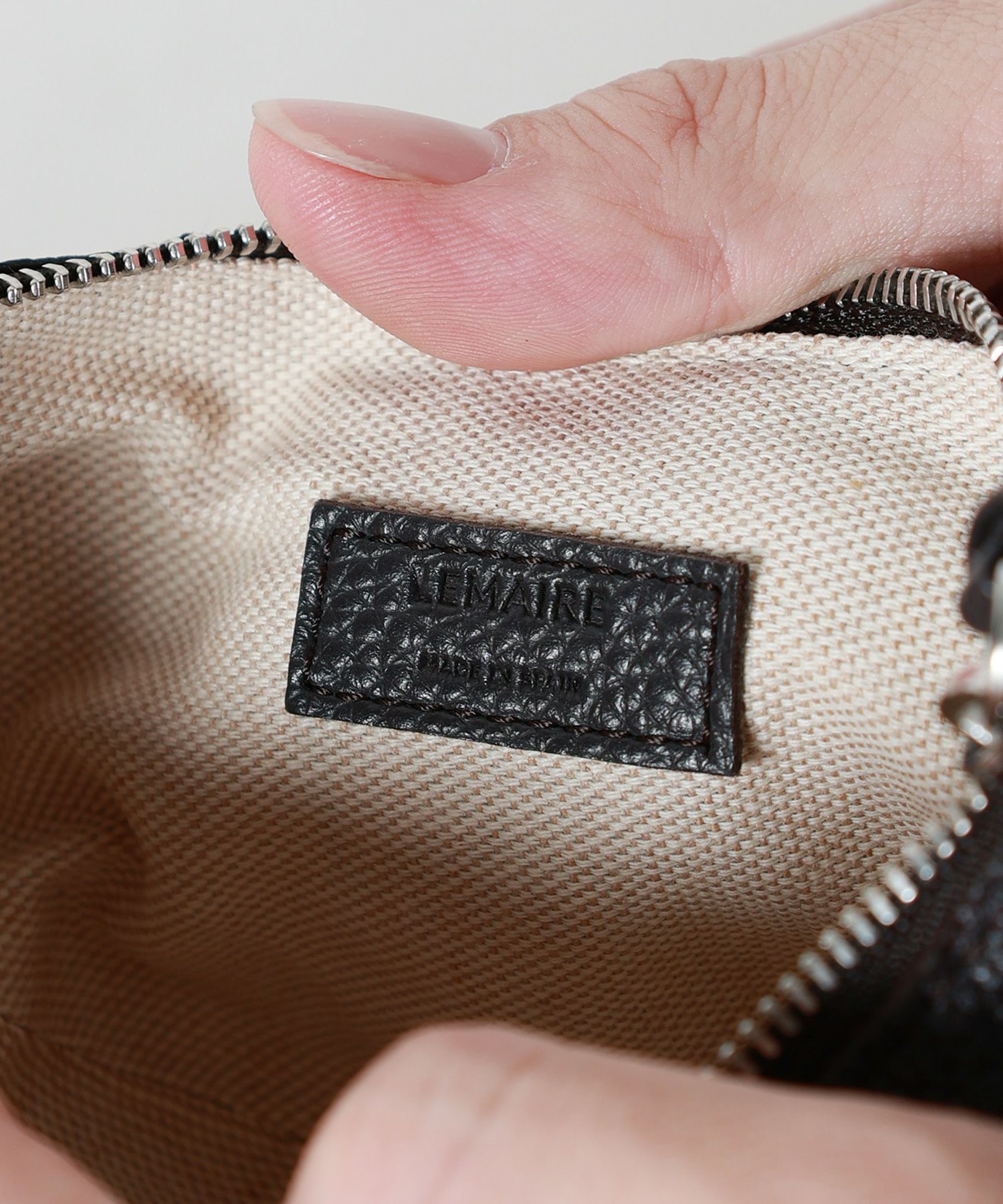 LEMAIRE(ルメール)】 CROSS-BODY CROISSANT COIN PURSE｜PARIGOT