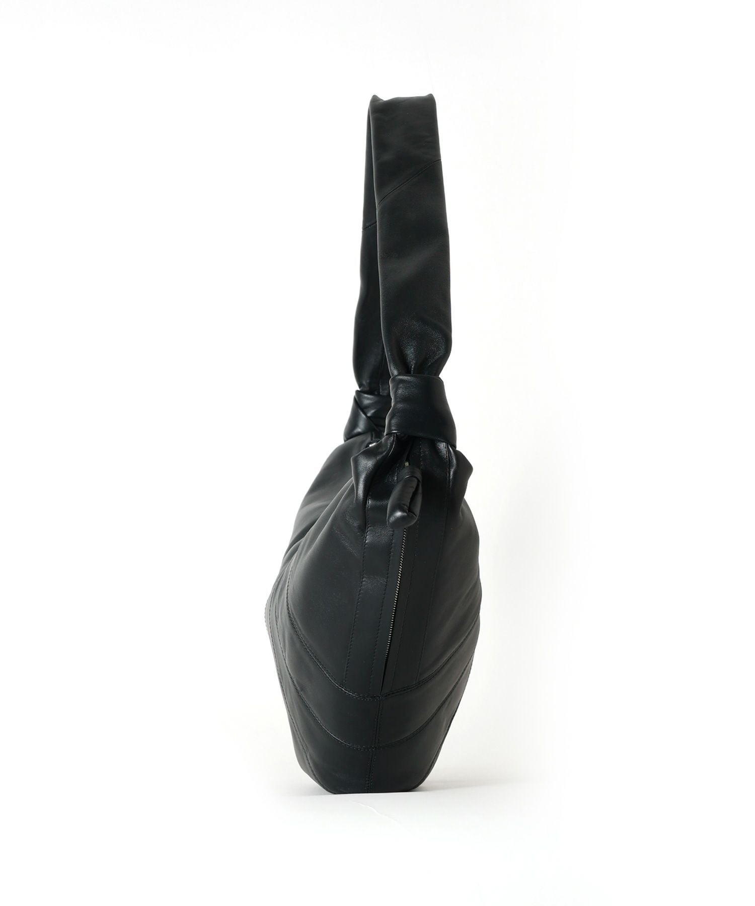 LEMAIRE(ルメール)】 LARGE CROISSANT BAG IN LEATHER｜PARIGOT ONLINE