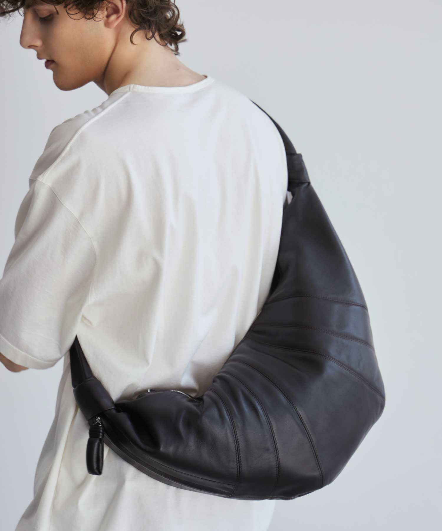 LEMAIRE(ルメール)】 LARGE CROISSANT BAG IN LEATHER｜PARIGOT ONLINE