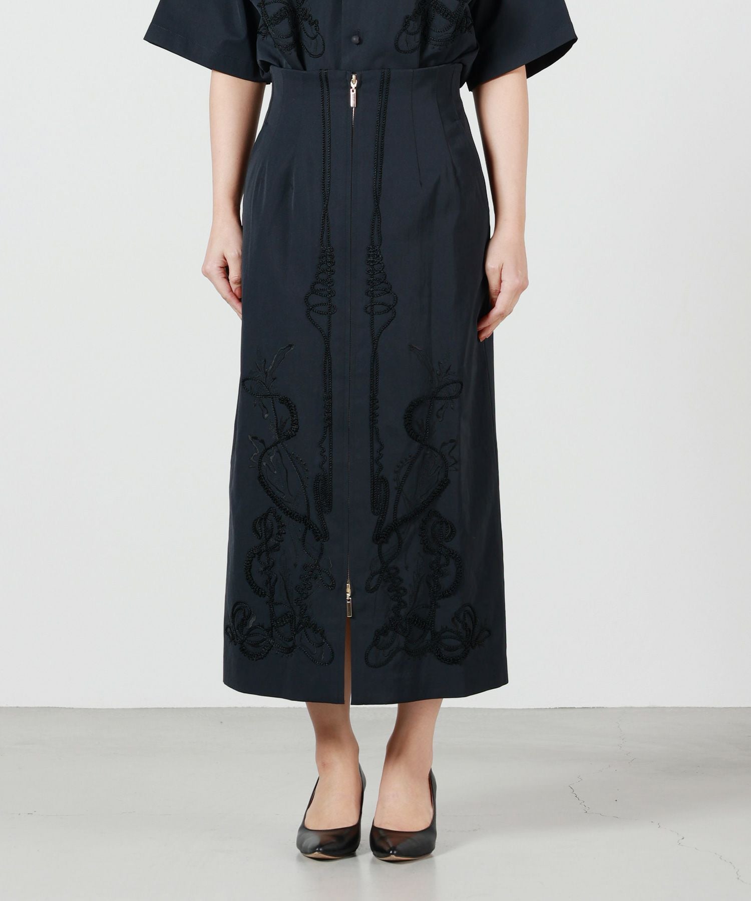 MURRAL(ミューラル)】 Cucurbita embroidered skirt｜PARIGOT ONLINE