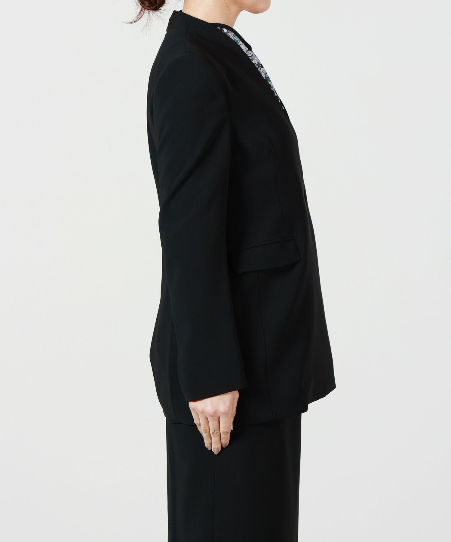 Mame Kurogouchi(マメ クロゴウチ)】 Acetate Polyester Collarless