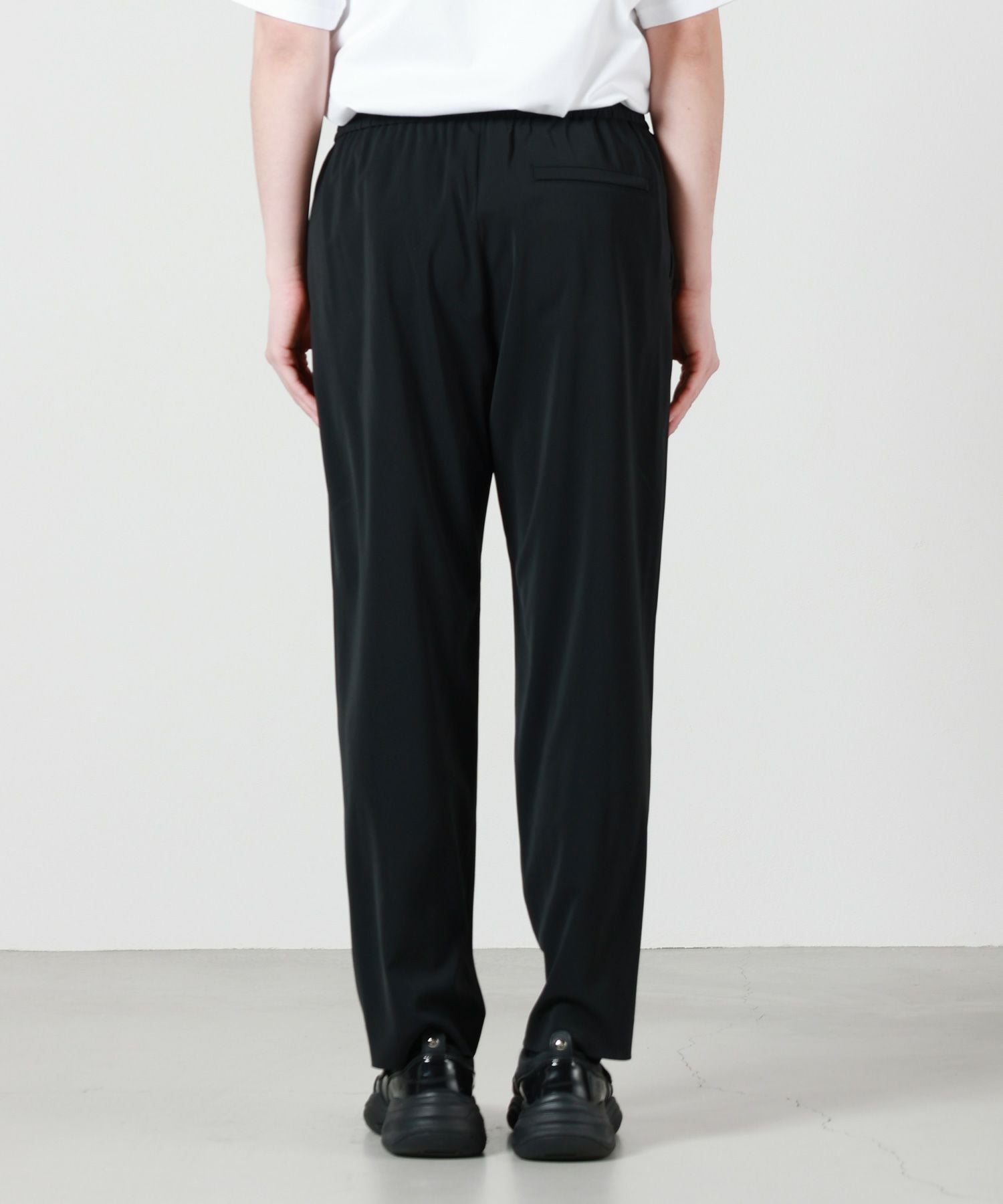 HYKE(ハイク)】 ≪Genderless≫STRETCH TAPERED PANTS｜PARIGOT ONLINE