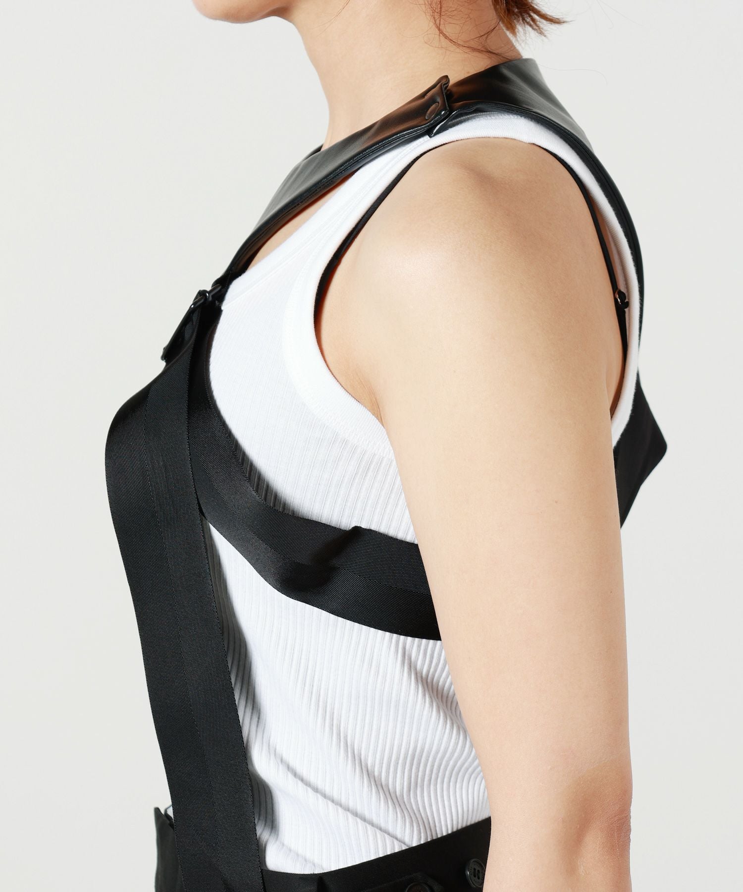 HYKE(ハイク)】 FAUX LEATHER ASYMMETRIC TOP｜PARIGOT ONLINE（パリゴ