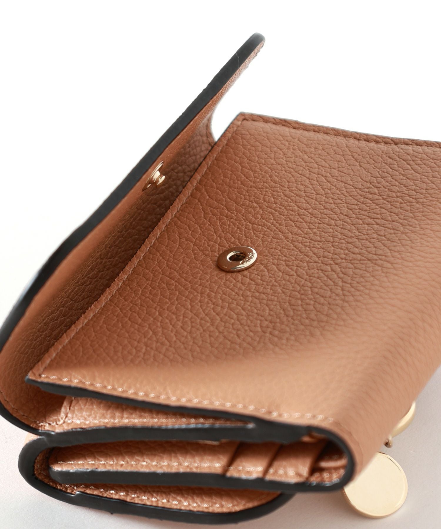 Chloe(クロエ)】 グレインレザー製ALPHABETスモールトリフォールド