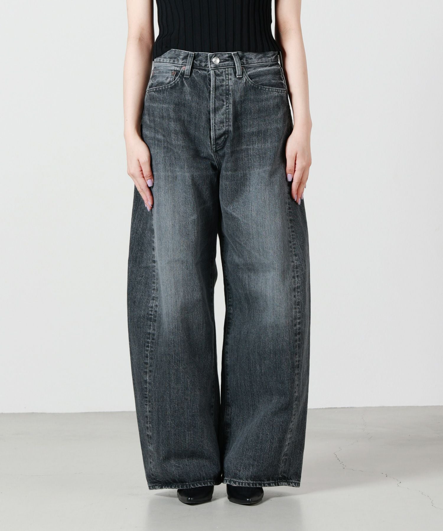 HYKE(ハイク)】 DENIM BARREL LEG JEANS｜PARIGOT ONLINE（パリゴ