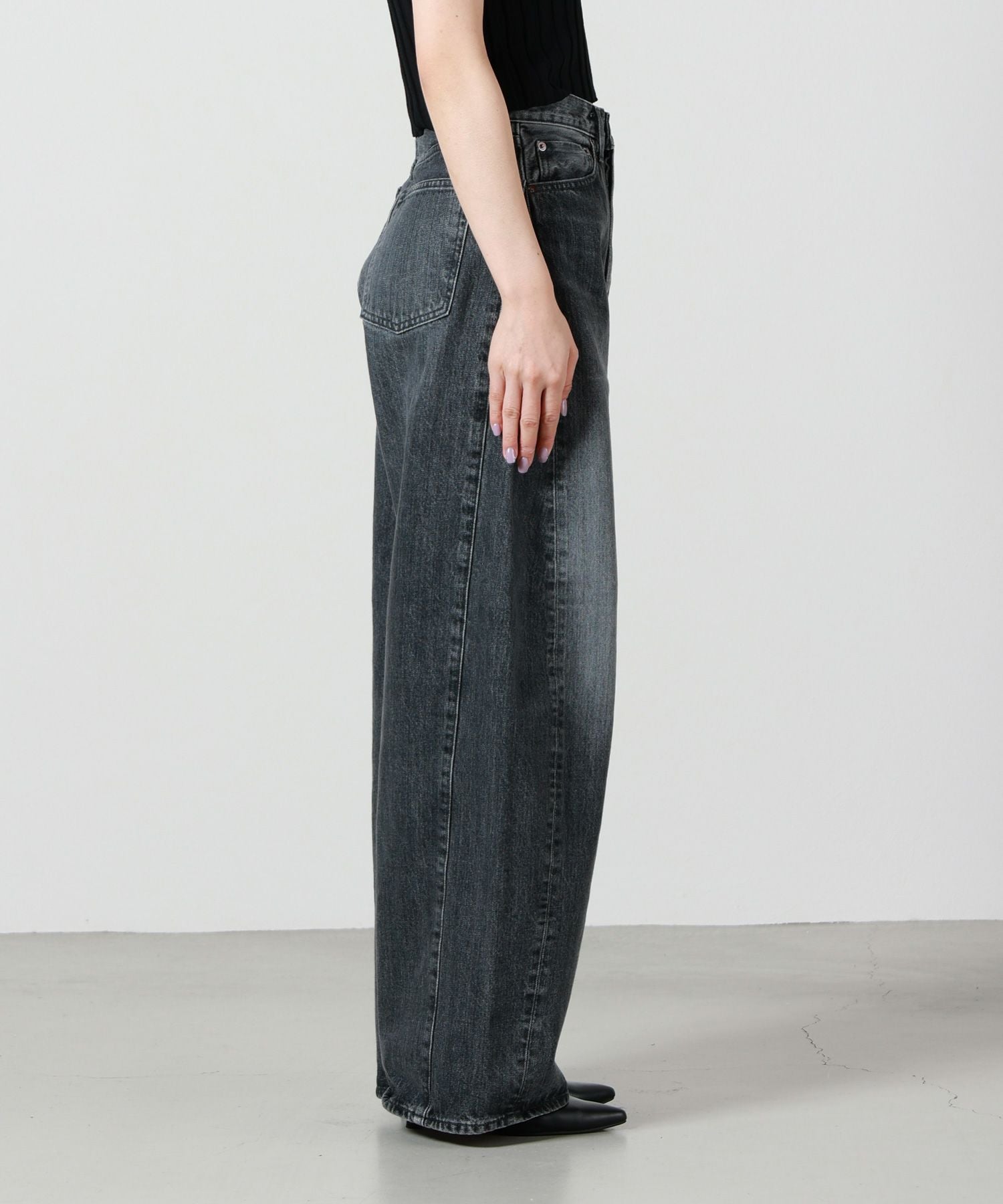 HYKE(ハイク)】 DENIM BARREL LEG JEANS｜PARIGOT ONLINE（パリゴ