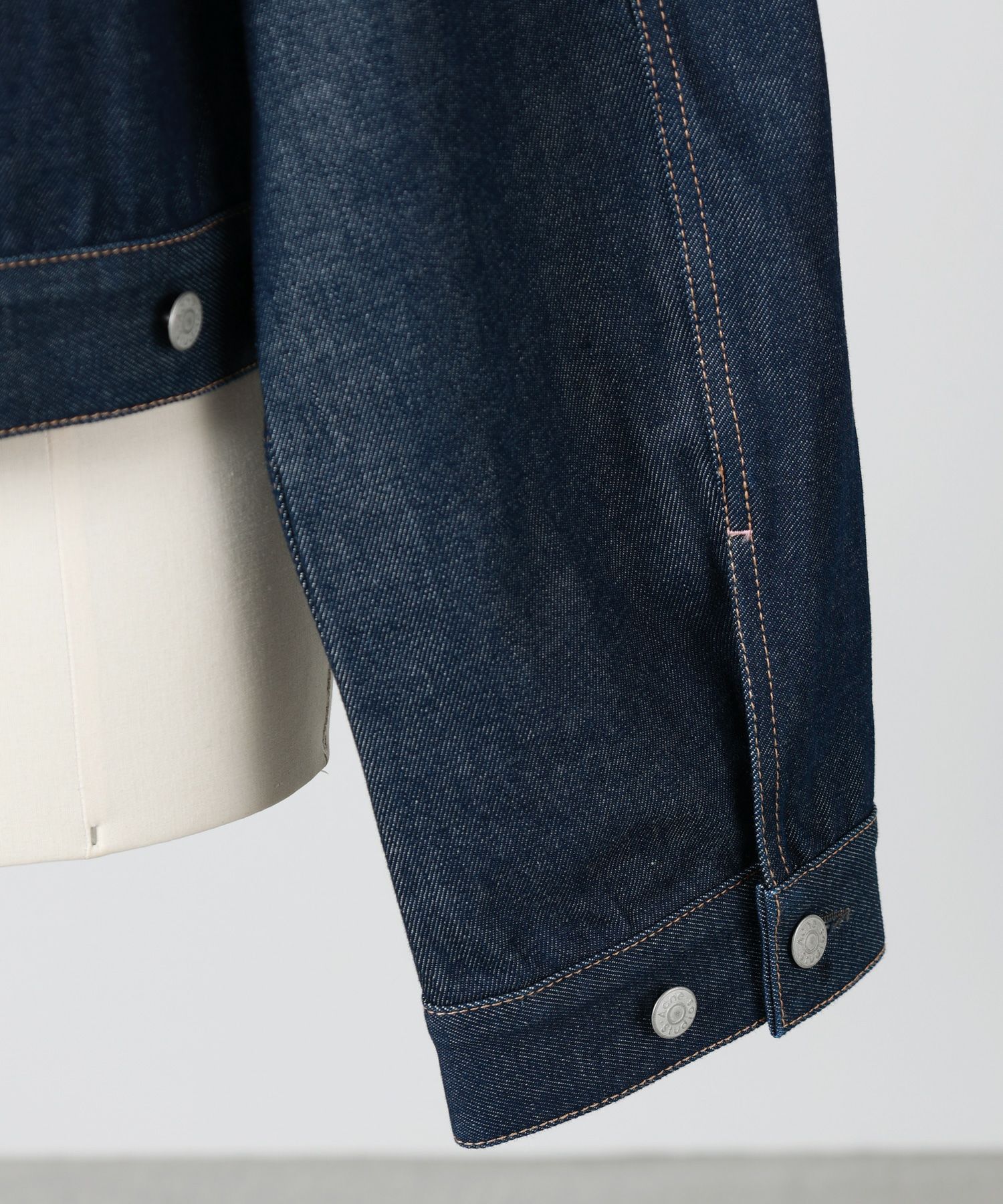 Acne Studios(アクネストゥディオズ)】 デニムジャケット - ボクシー
