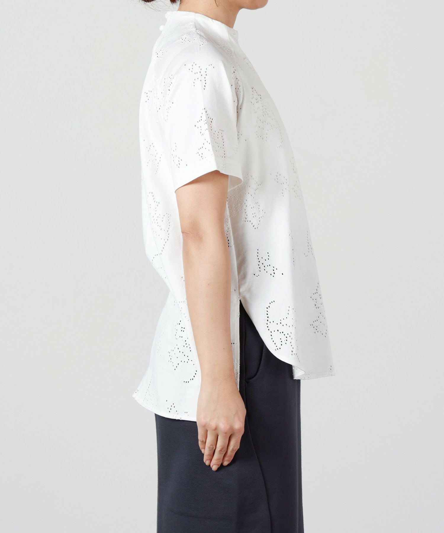 トップス Eyelet Jersey Jacquard Top white Mame Kurogouchi Eyelet Jersey Jacquard Top｜トゥモローランド 公式