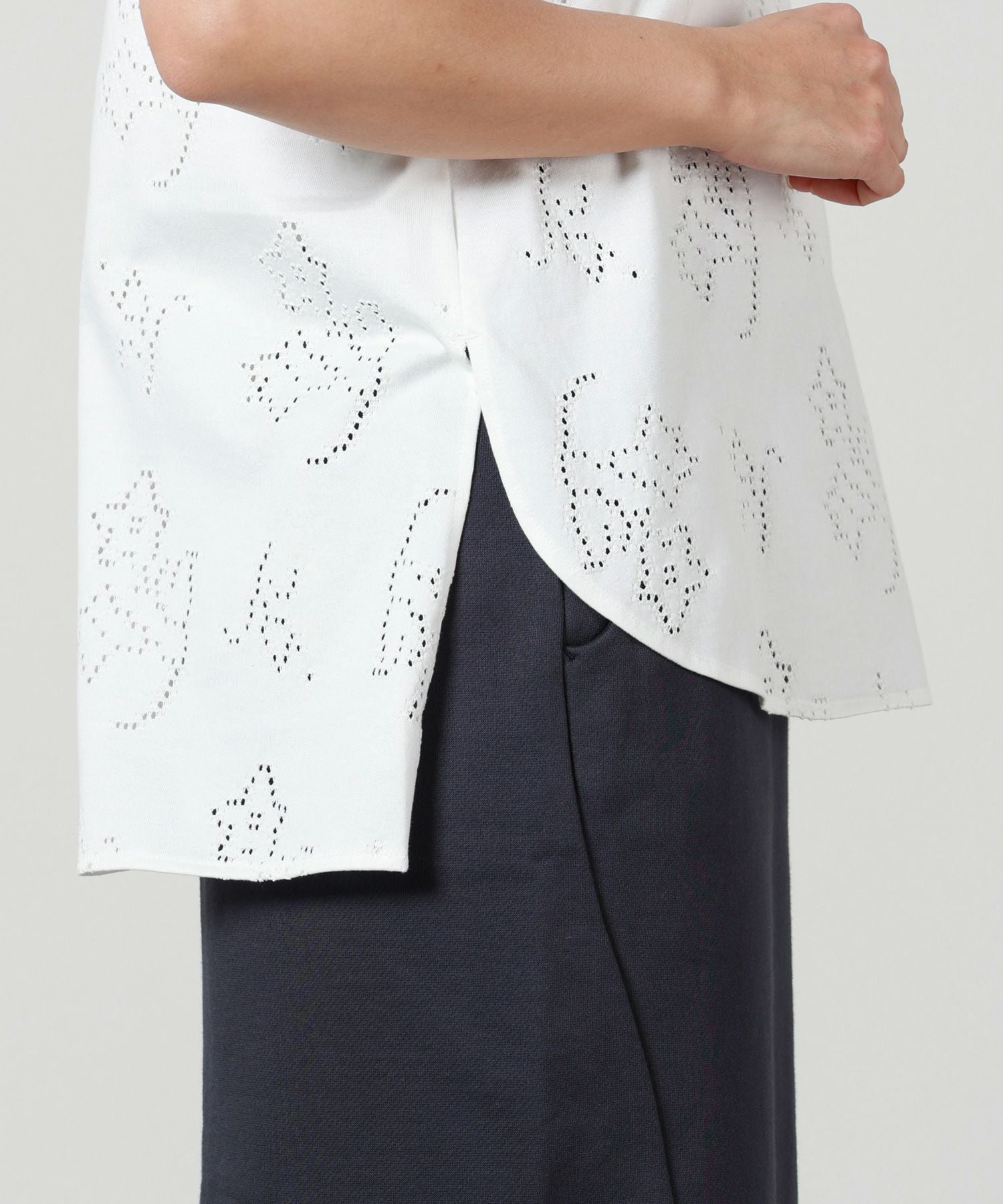 Mame Kurogouchi(マメ クロゴウチ)】 Eyelet Jersey Jacquard Top