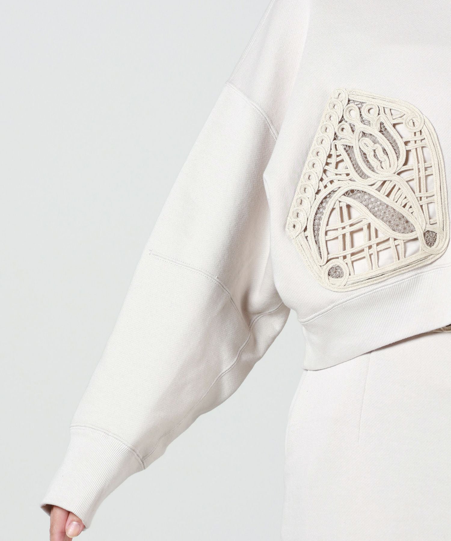 Mame Kurogouchi(マメ クロゴウチ)】 Cording Embroidery Cropped