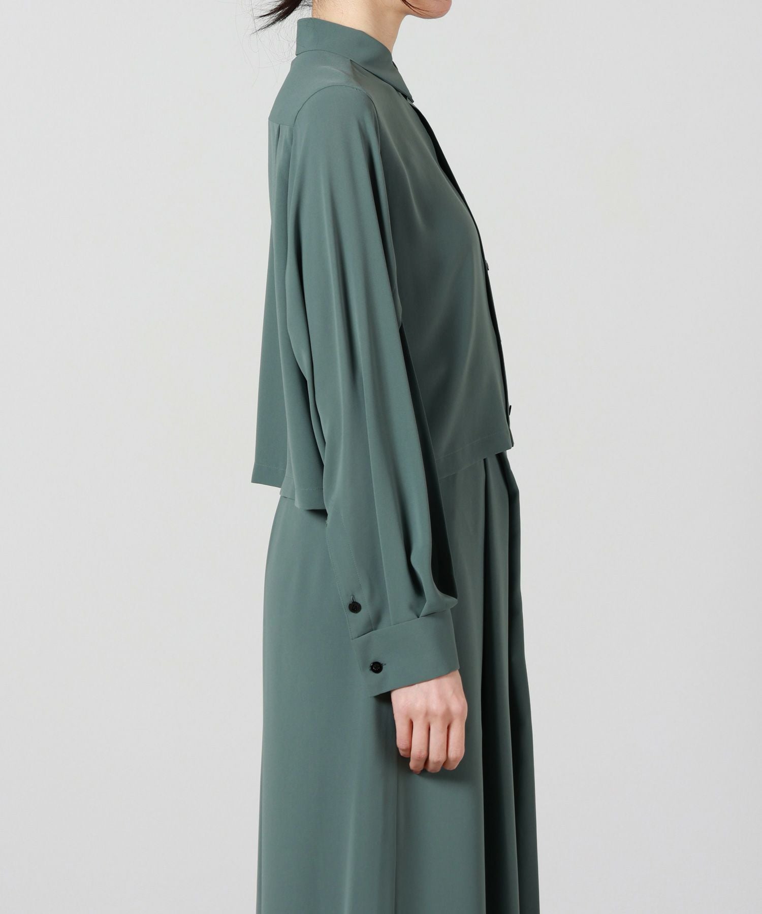 HYKE(ハイク)】 TAP CROPPED SHIRT｜PARIGOT ONLINE（パリゴオンライン）