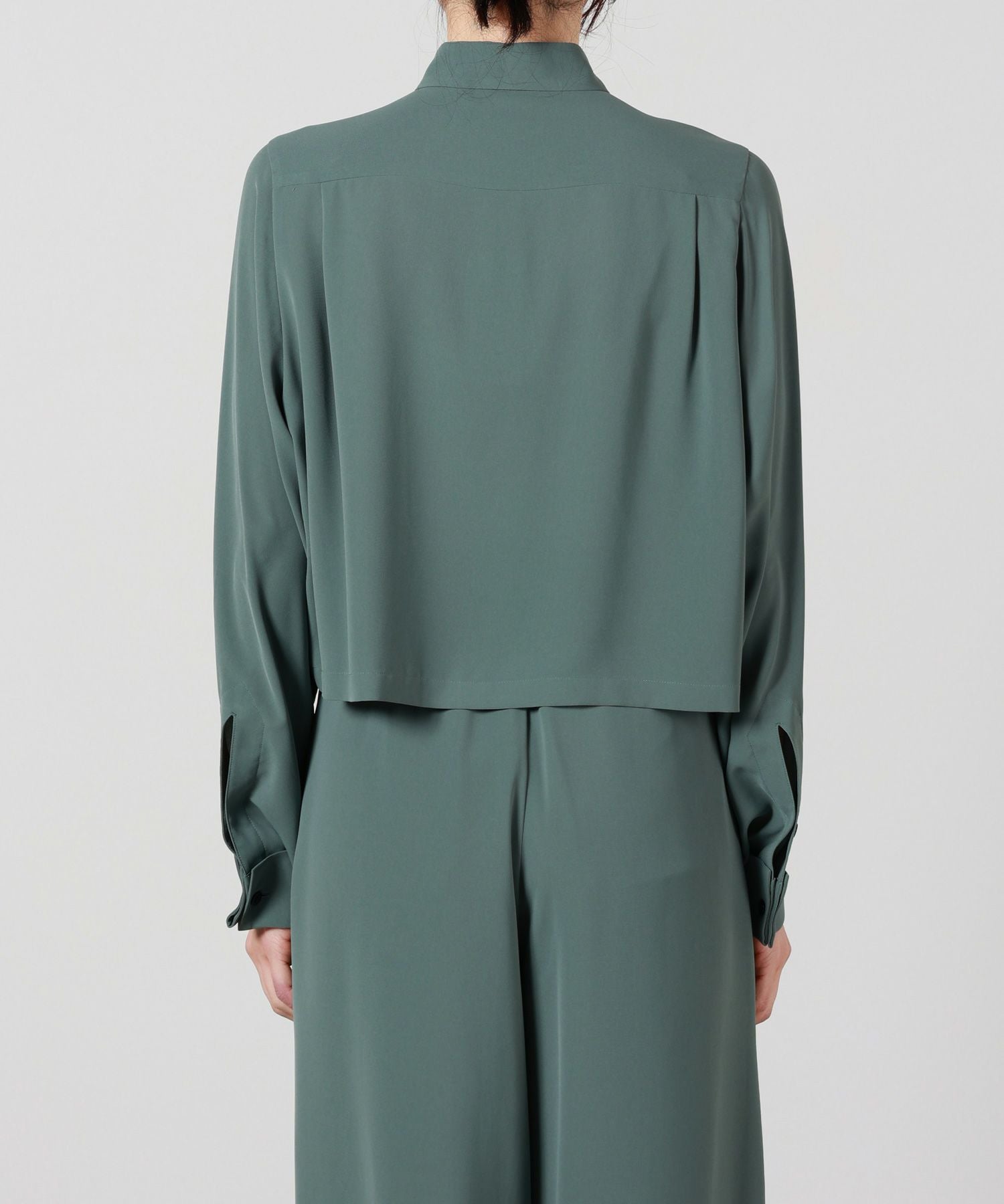 HYKE(ハイク)】 TAP CROPPED SHIRT｜PARIGOT ONLINE（パリゴオンライン）