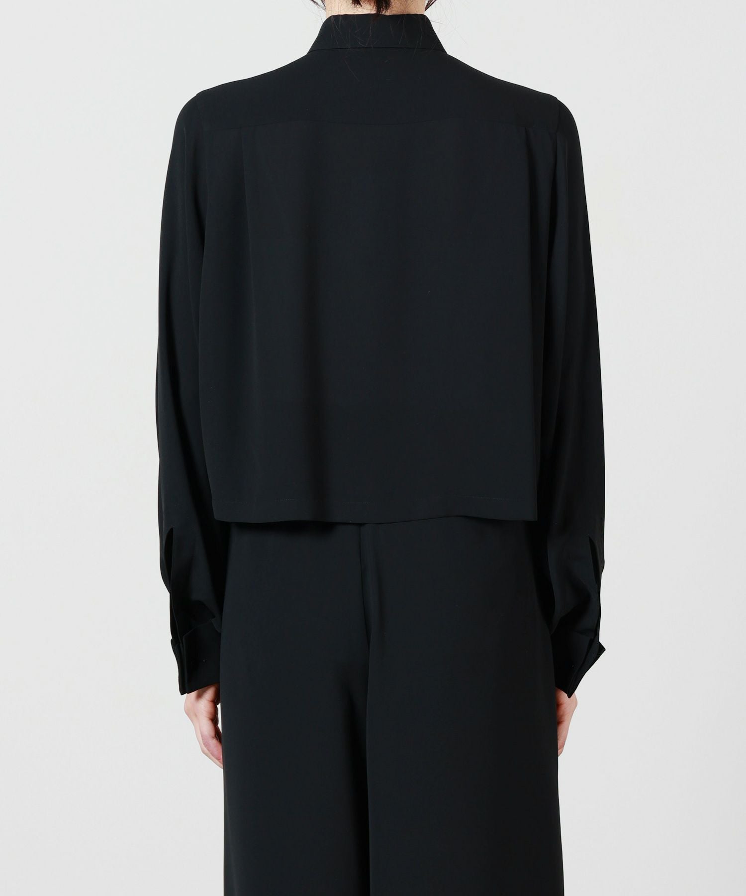 HYKE(ハイク)】 TAP CROPPED SHIRT｜PARIGOT ONLINE（パリゴオンライン）