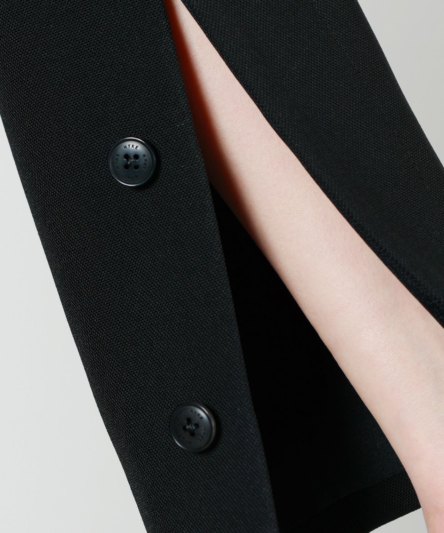 HYKE(ハイク)】 OXFORD DOUBLE-BREASTED BLAZER｜PARIGOT ONLINE