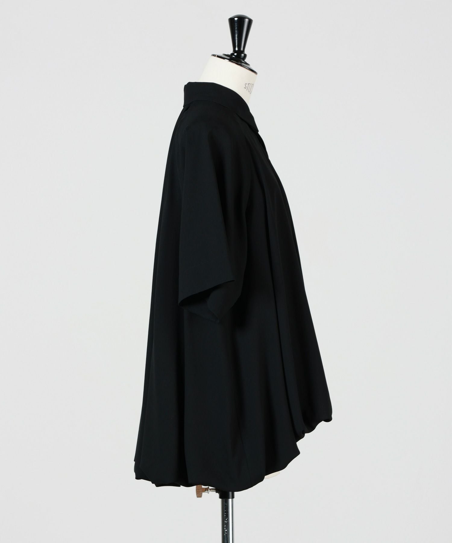 ENFOLD(エンフォルド)】 BALLOON HALF-SLEEVE BLOUSE｜PARIGOT ONLINE