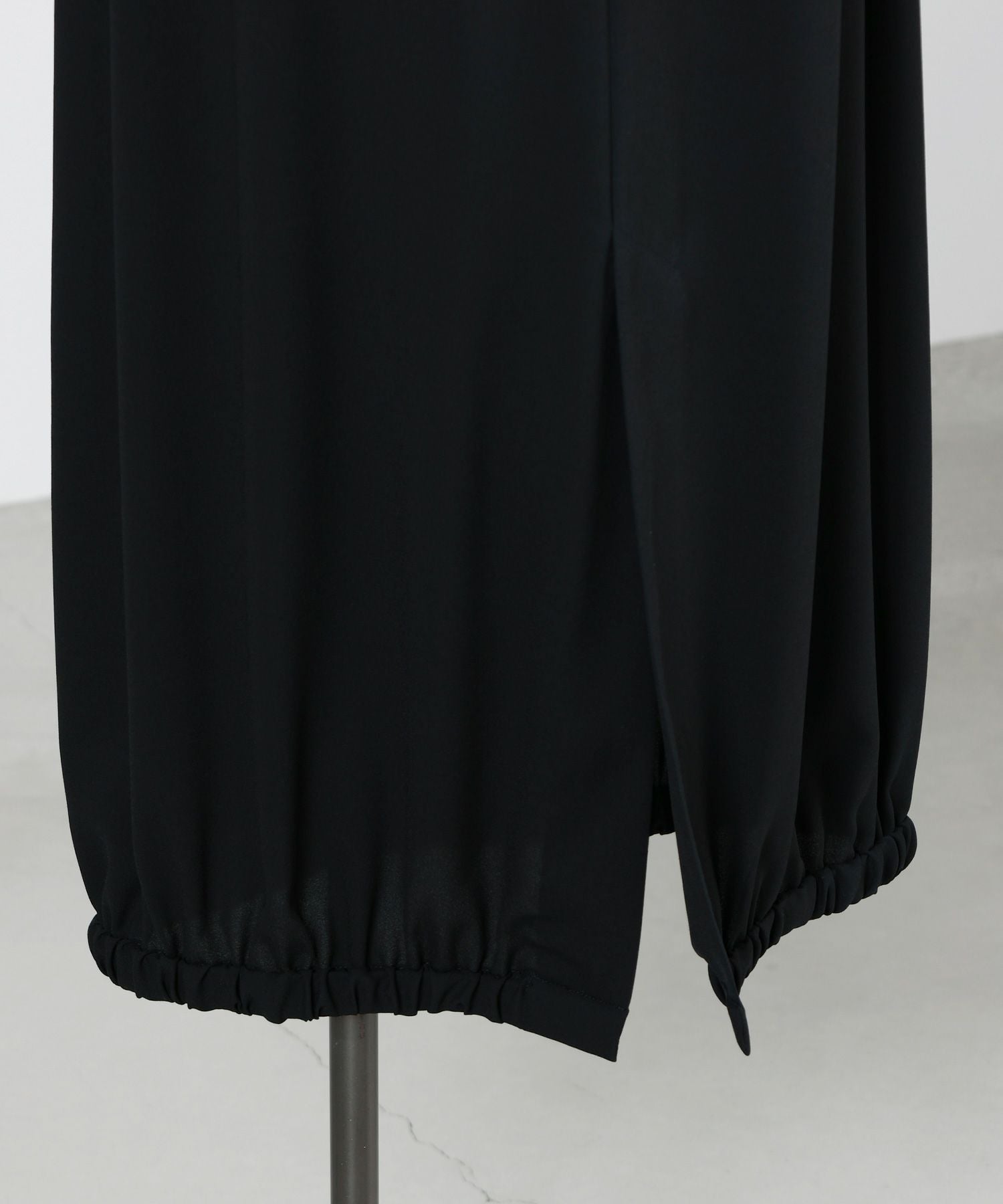 ENFOLD(エンフォルド)】 GATHER STRAIGHT SKIRT｜PARIGOT ONLINE