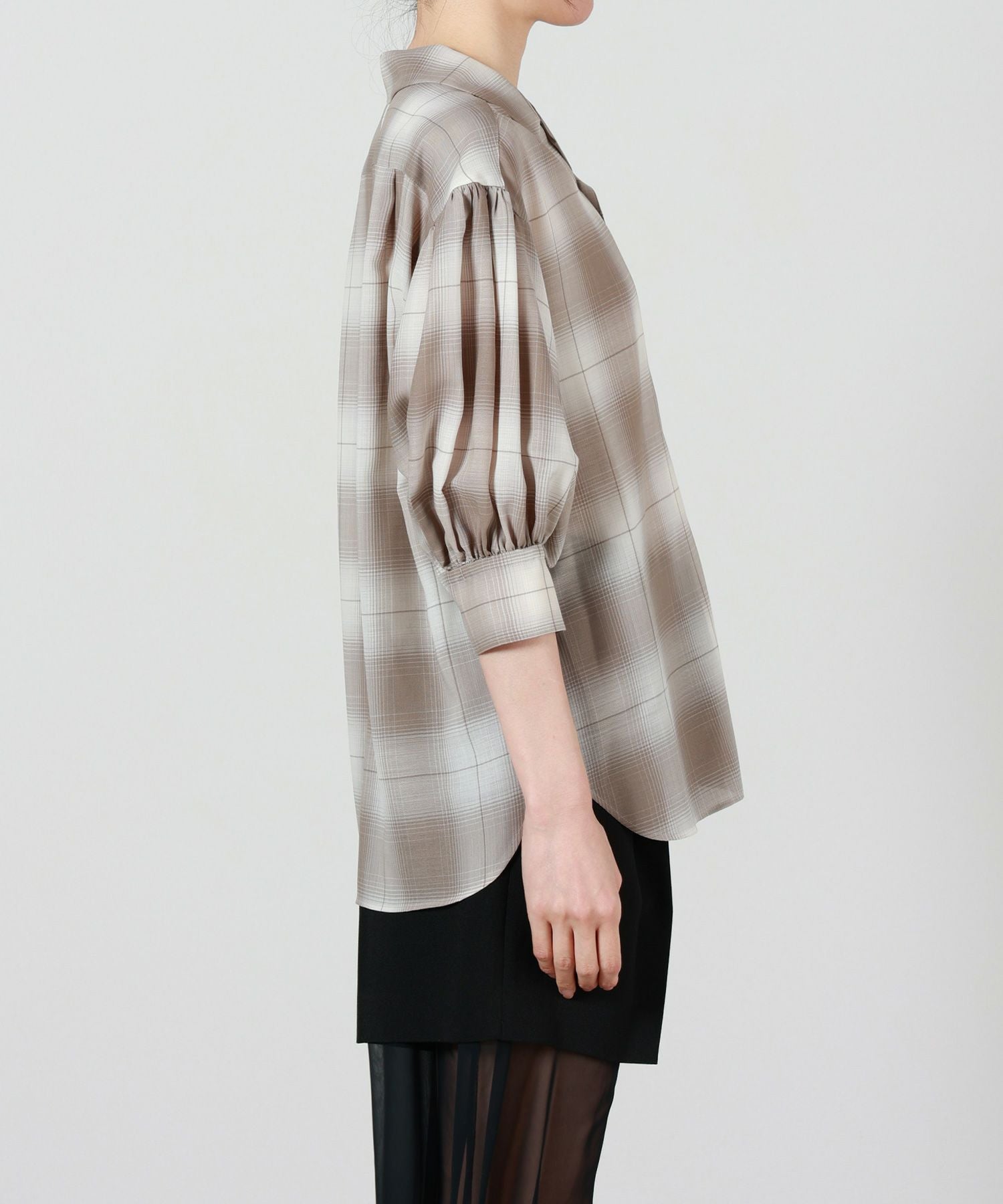 HYKE(ハイク)】 T/W OMBRE CHECK BALLOON SLEEVE BLOUSE｜PARIGOT