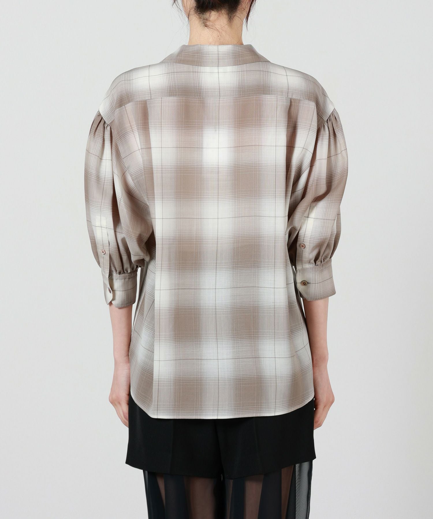 HYKE(ハイク)】 T/W OMBRE CHECK BALLOON SLEEVE BLOUSE｜PARIGOT