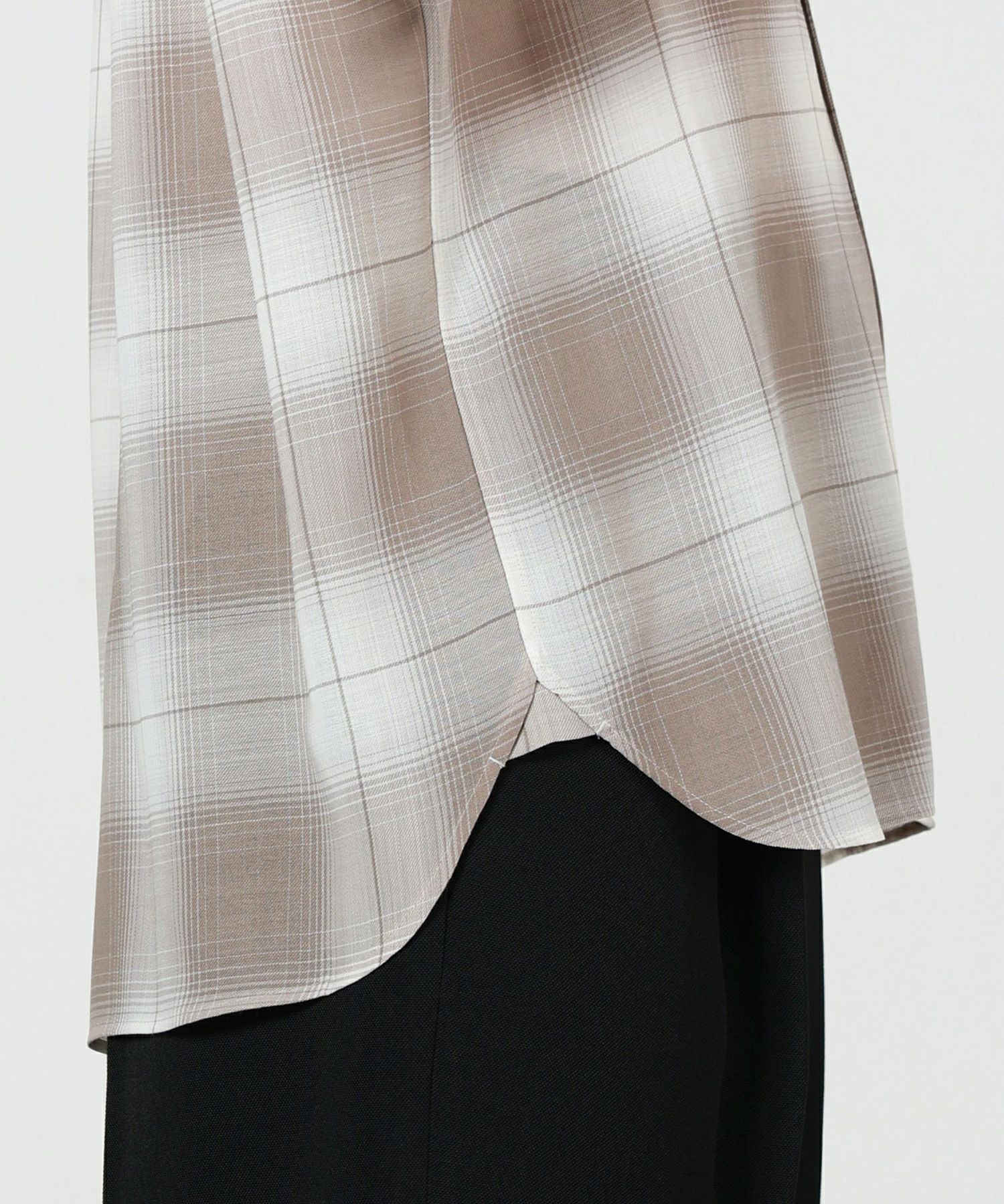 HYKE(ハイク)】 T/W OMBRE CHECK BALLOON SLEEVE BLOUSE｜PARIGOT