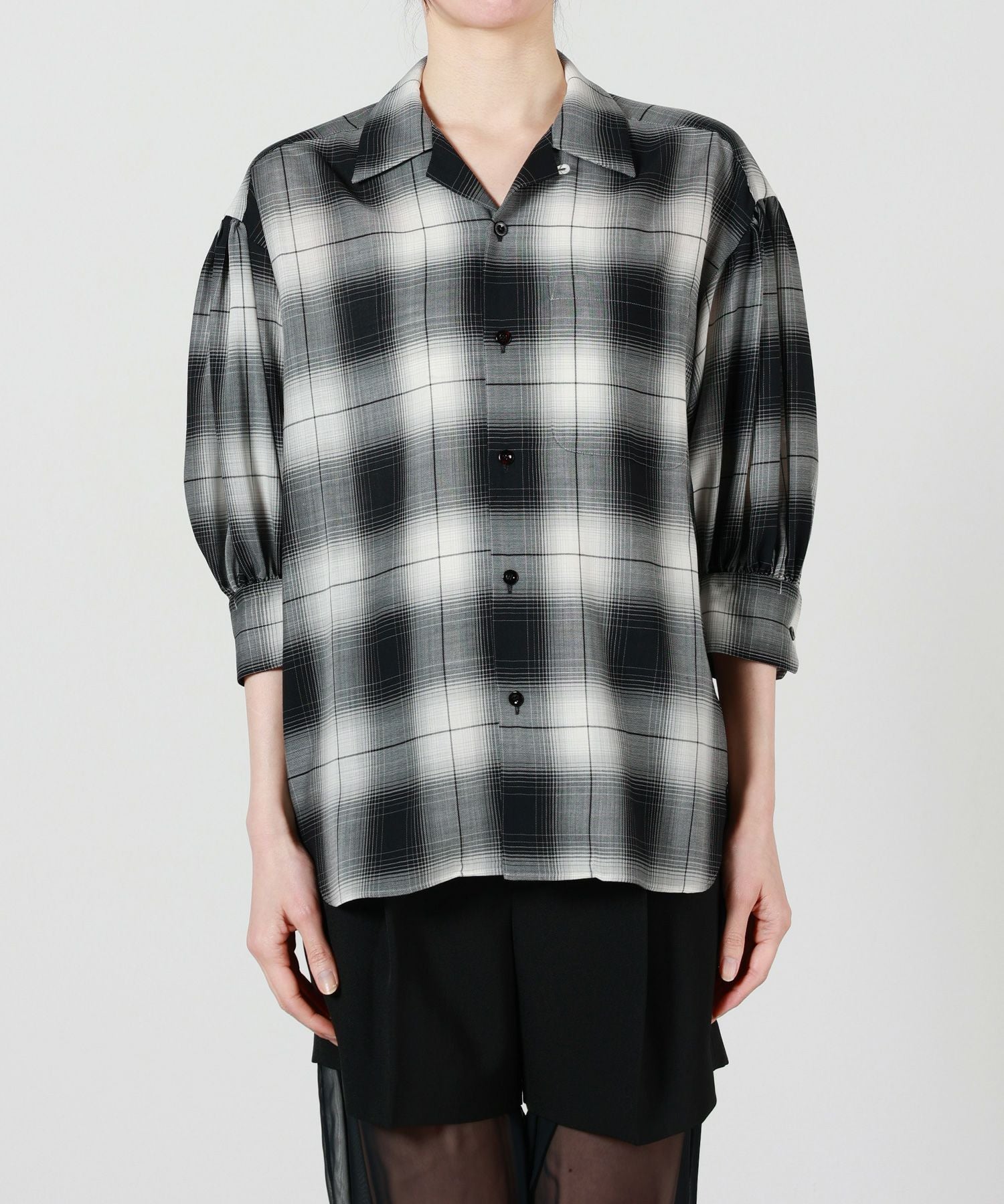 HYKE(ハイク)】 T/W OMBRE CHECK BALLOON SLEEVE BLOUSE｜PARIGOT
