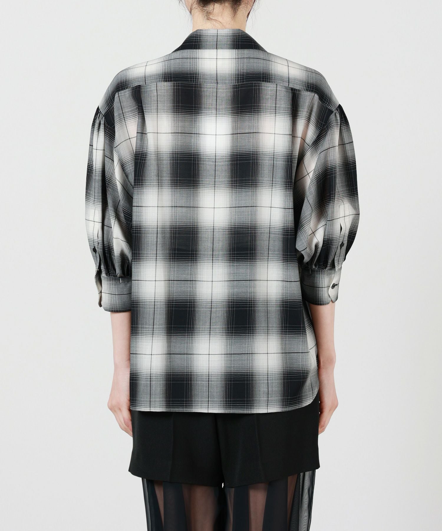 HYKE(ハイク)】 T/W OMBRE CHECK BALLOON SLEEVE BLOUSE｜PARIGOT